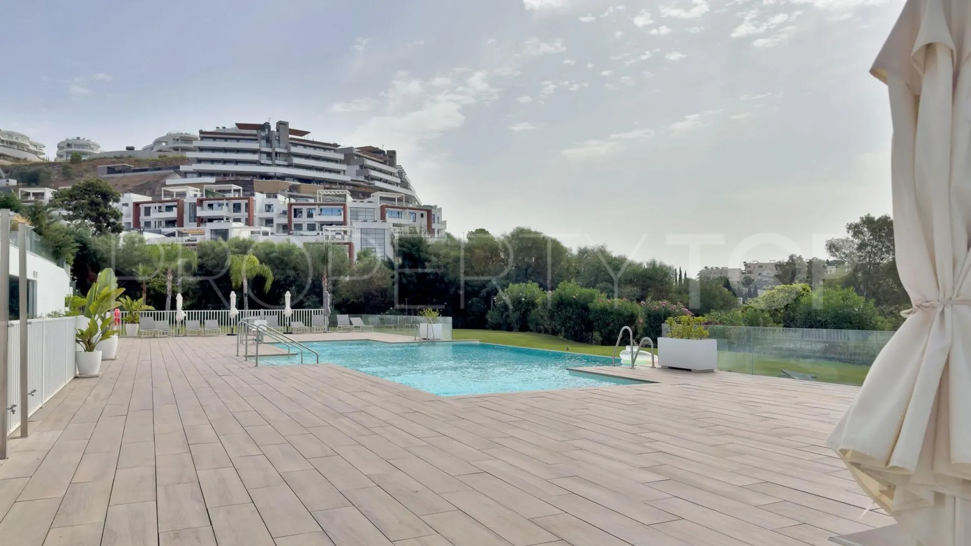For sale La Quinta flat with 2 bedrooms