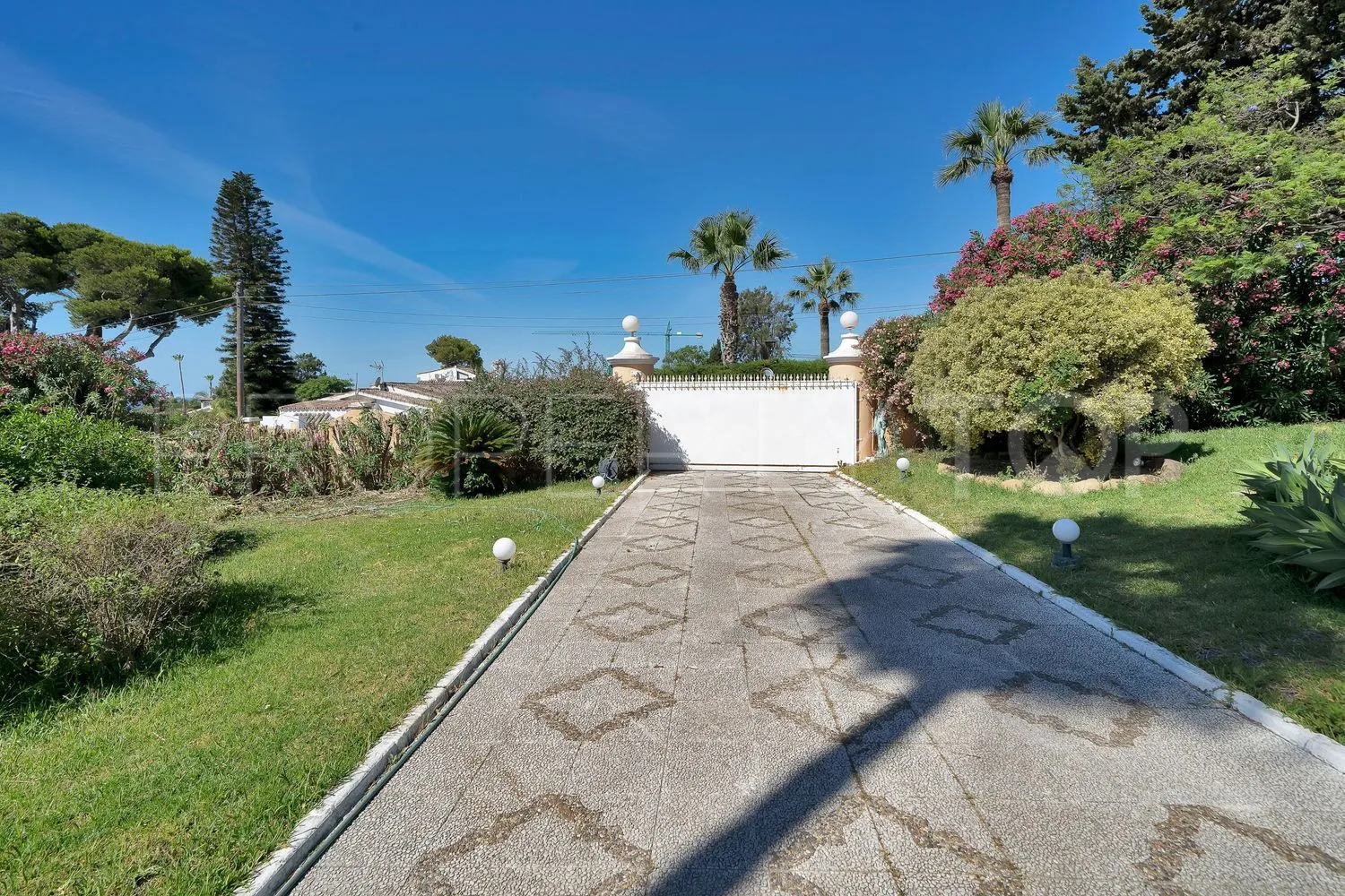 4 bedrooms house in Guadalobon for sale