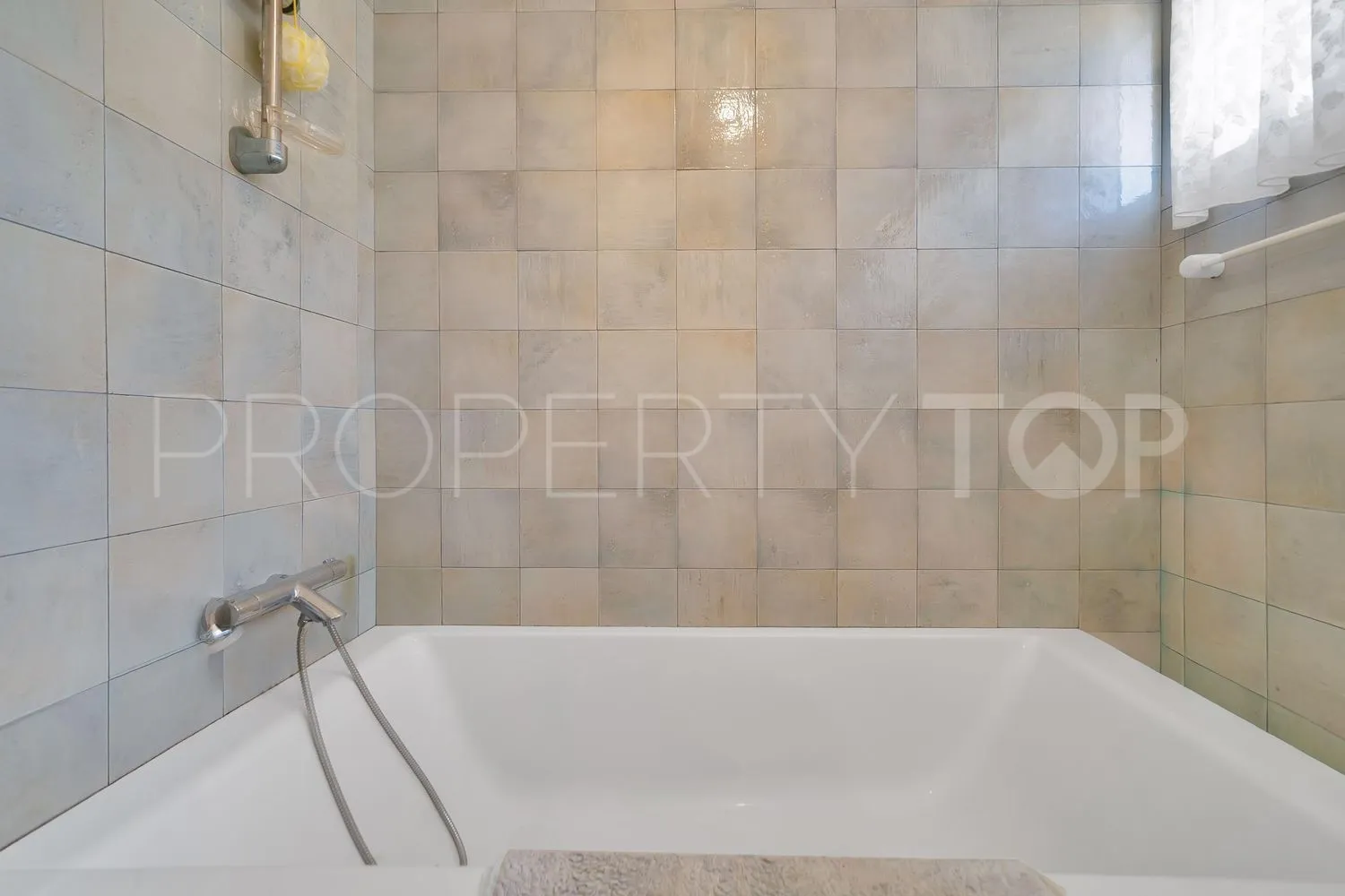 4 bedrooms house in Guadalobon for sale
