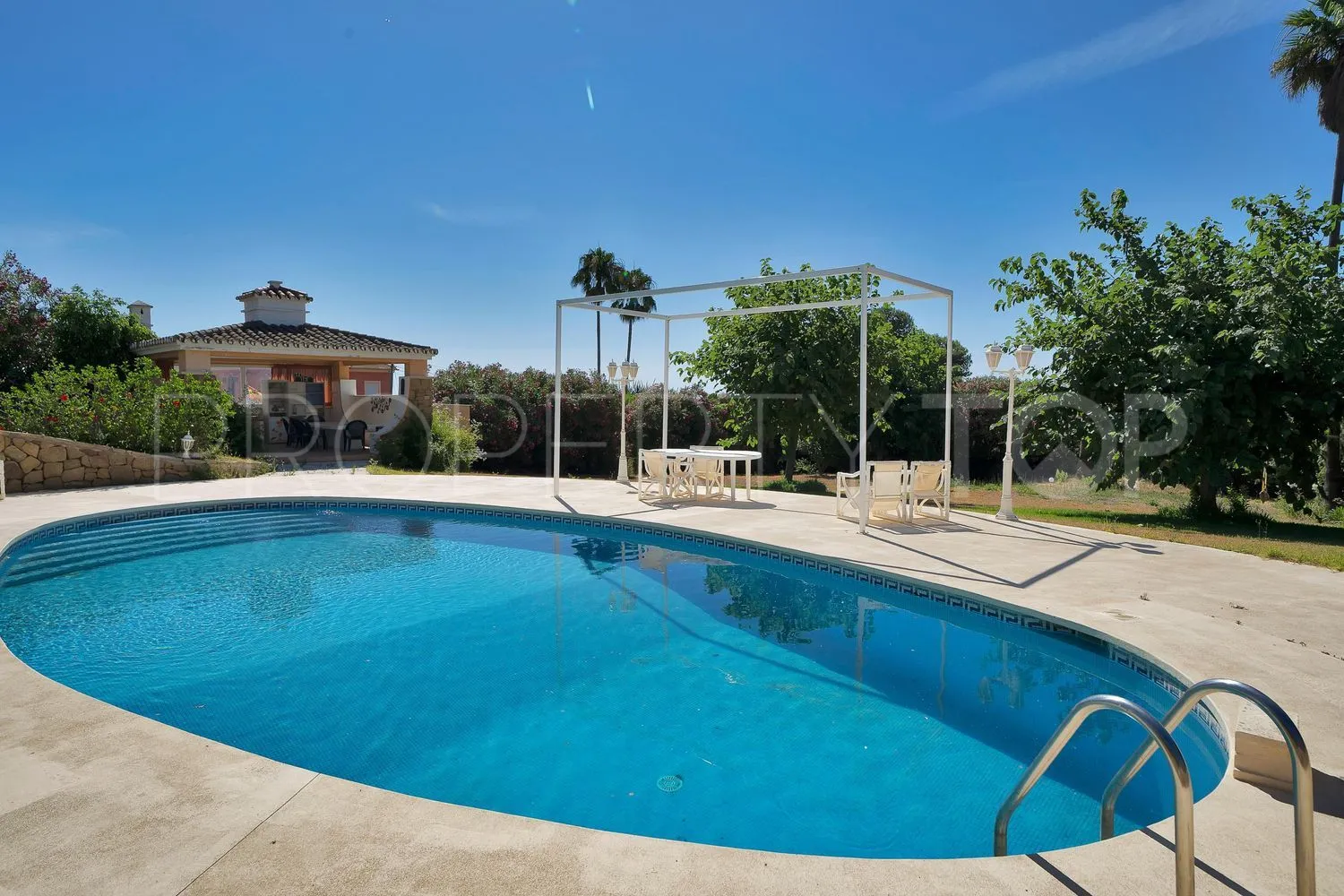 4 bedrooms house in Guadalobon for sale