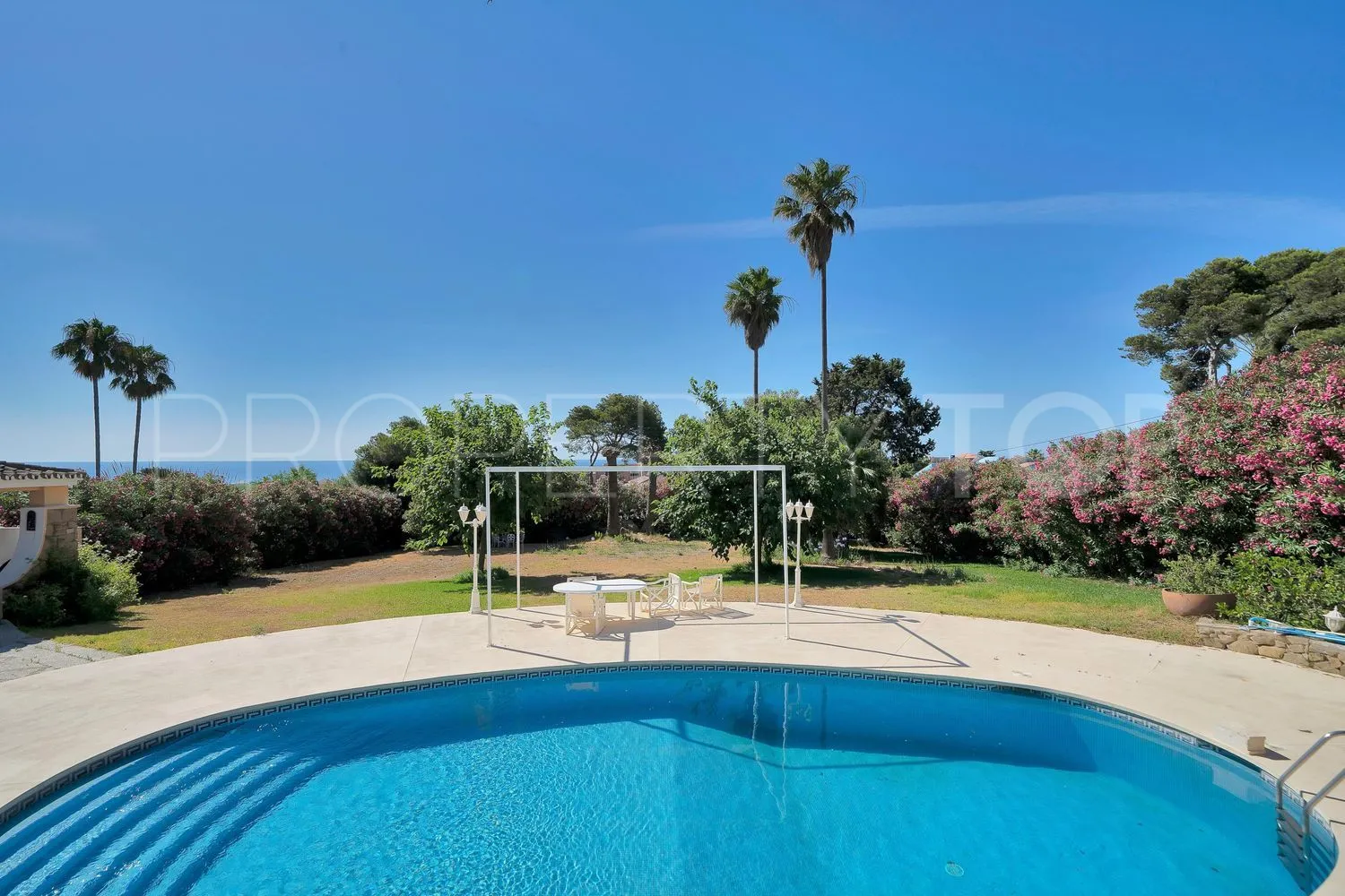 4 bedrooms house in Guadalobon for sale
