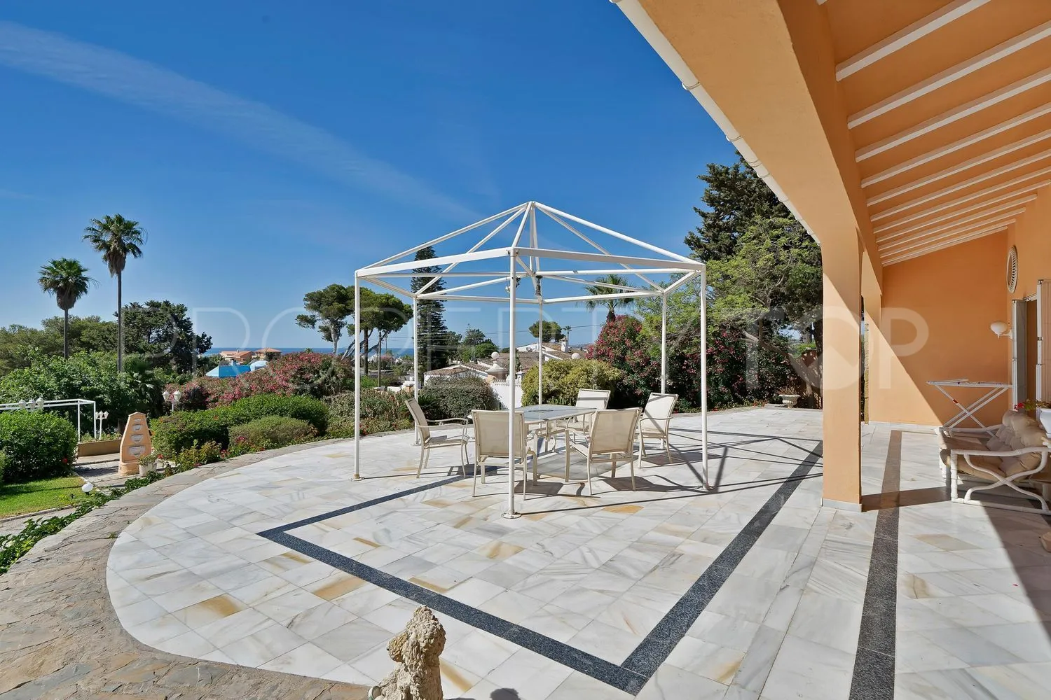 4 bedrooms house in Guadalobon for sale