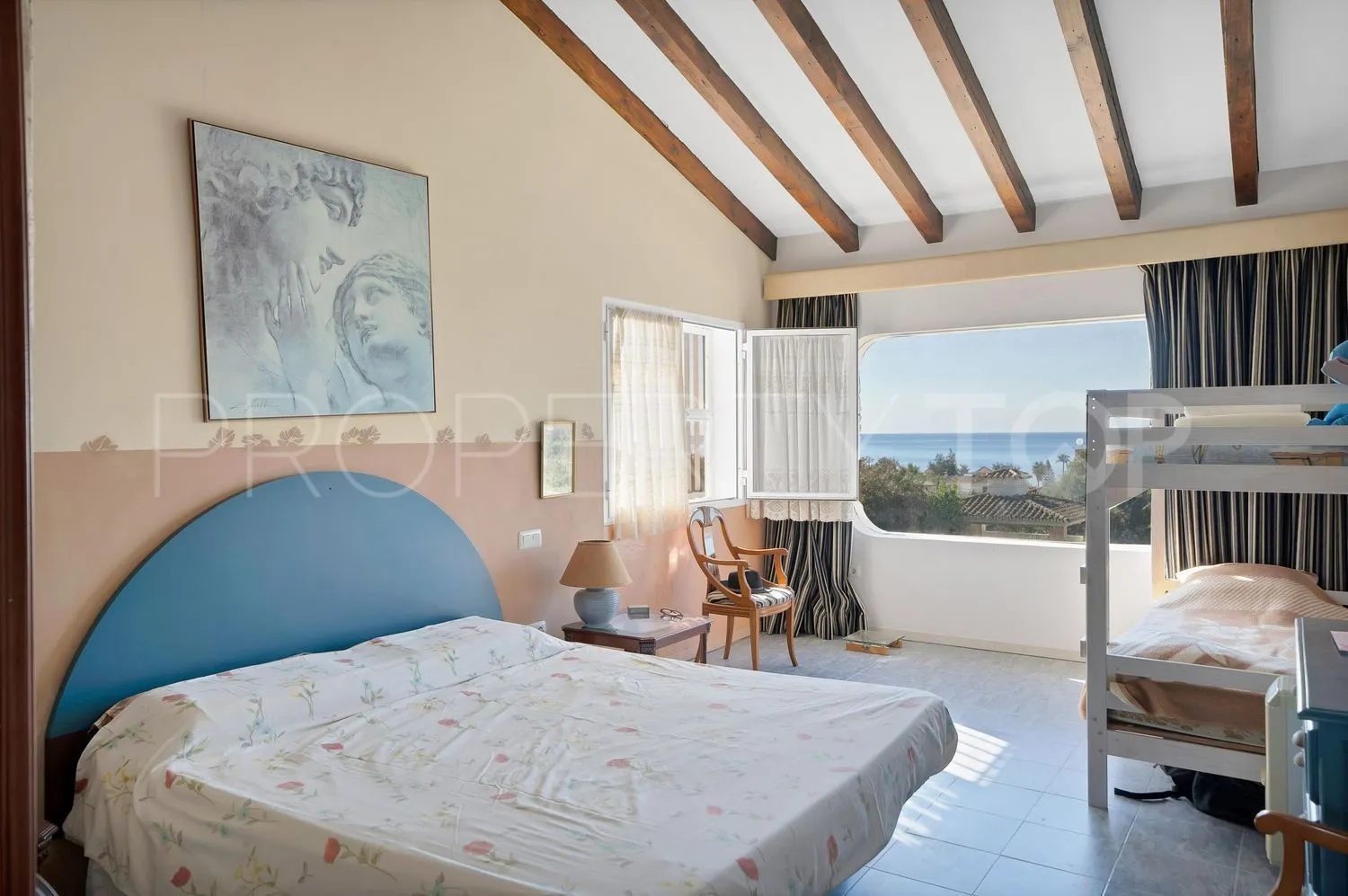 4 bedrooms house in Guadalobon for sale