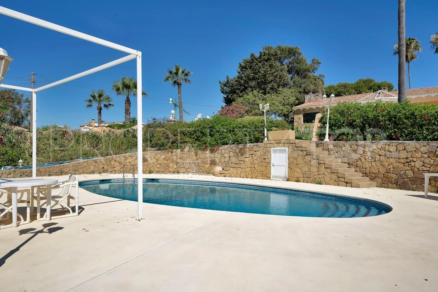 4 bedrooms house in Guadalobon for sale