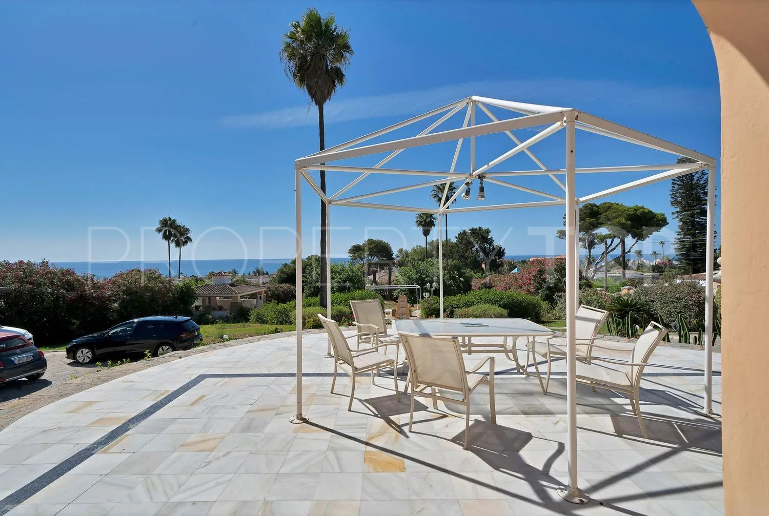 4 bedrooms house in Guadalobon for sale