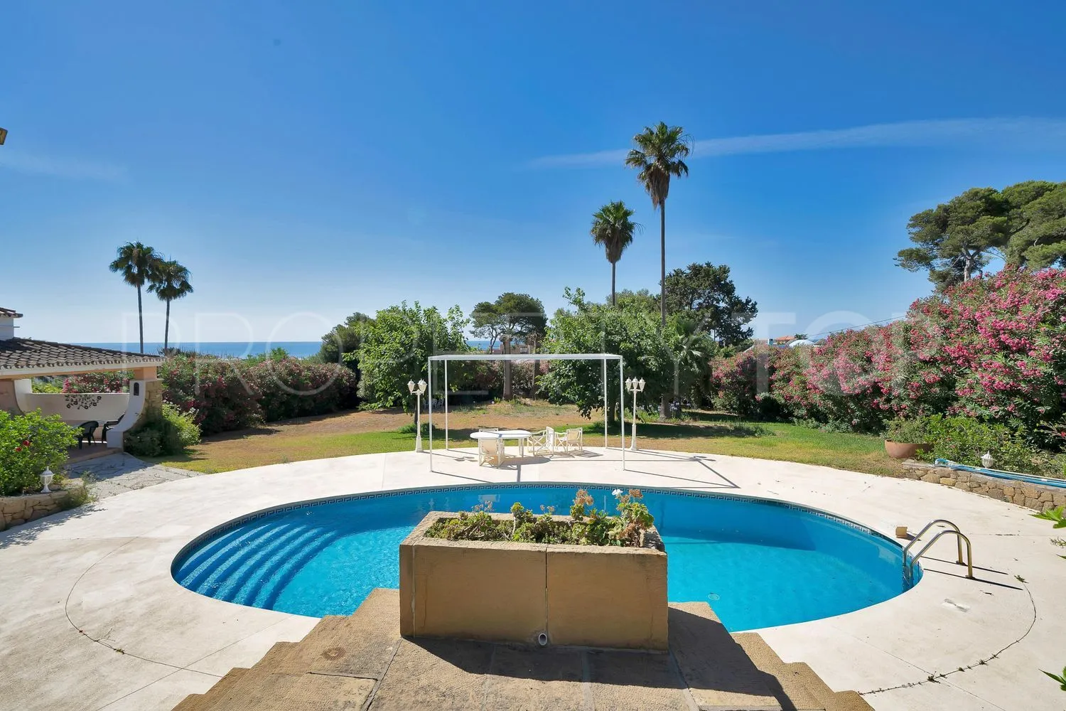 4 bedrooms house in Guadalobon for sale