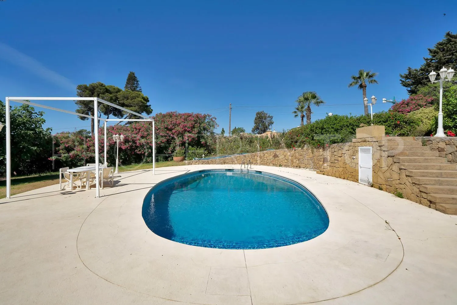 4 bedrooms house in Guadalobon for sale