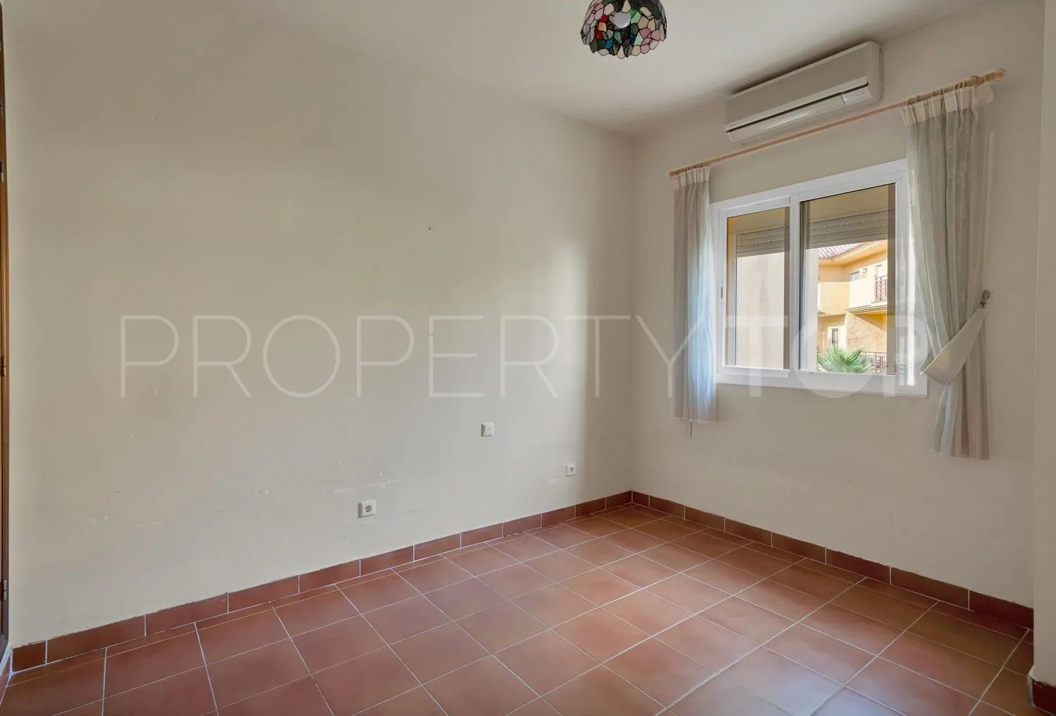 Comprar casa con 4 dormitorios en Sotoserena