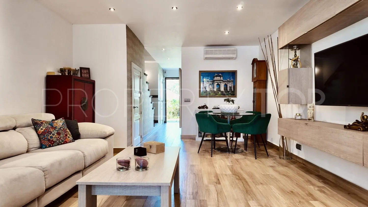 For sale town house in Hacienda Elviria