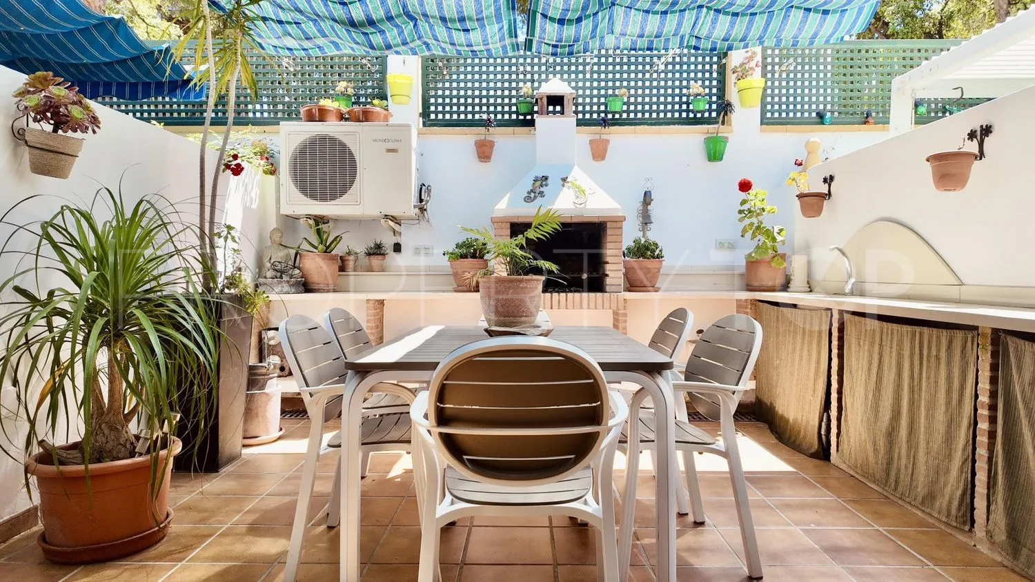For sale town house in Hacienda Elviria