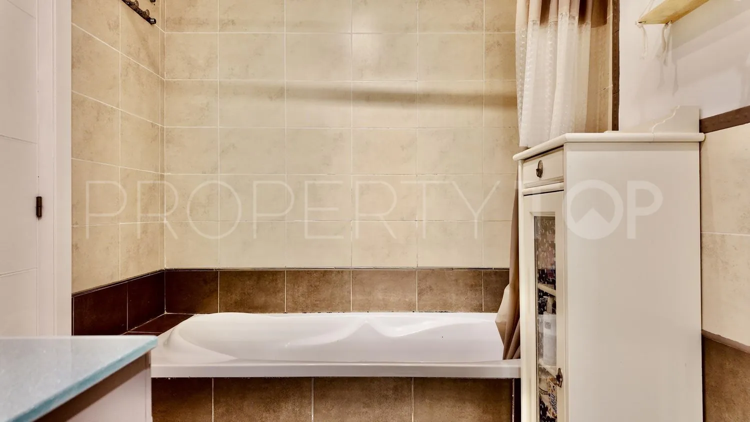For sale town house in Hacienda Elviria