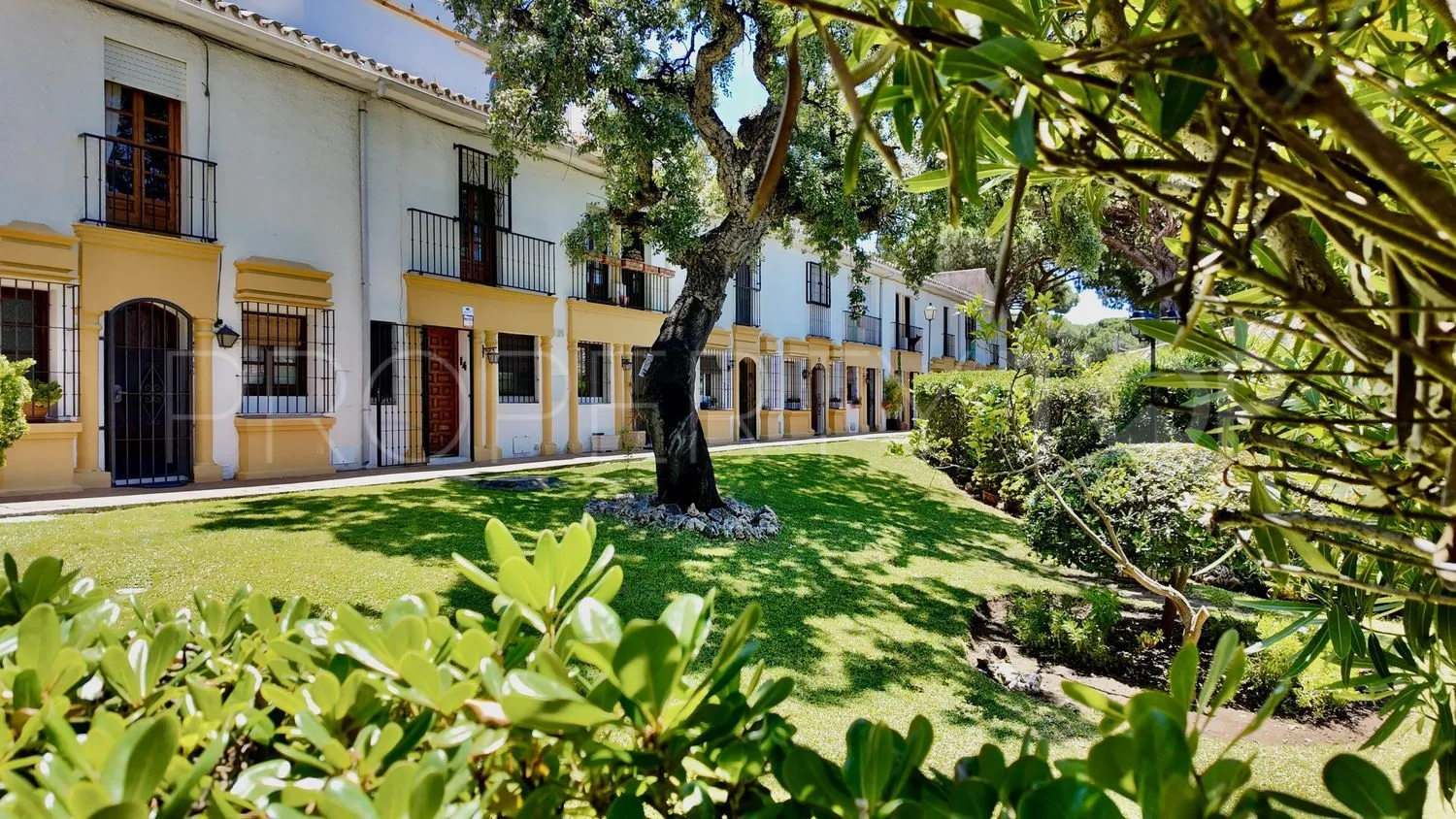 For sale town house in Hacienda Elviria
