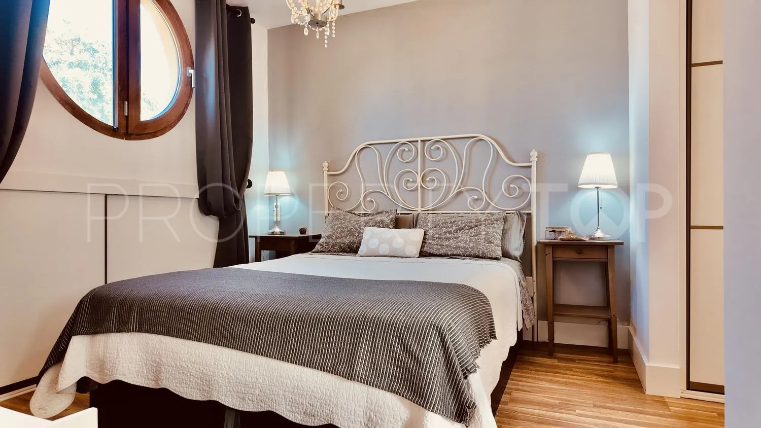 For sale town house in Hacienda Elviria