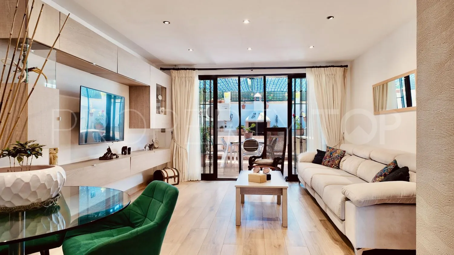 For sale town house in Hacienda Elviria