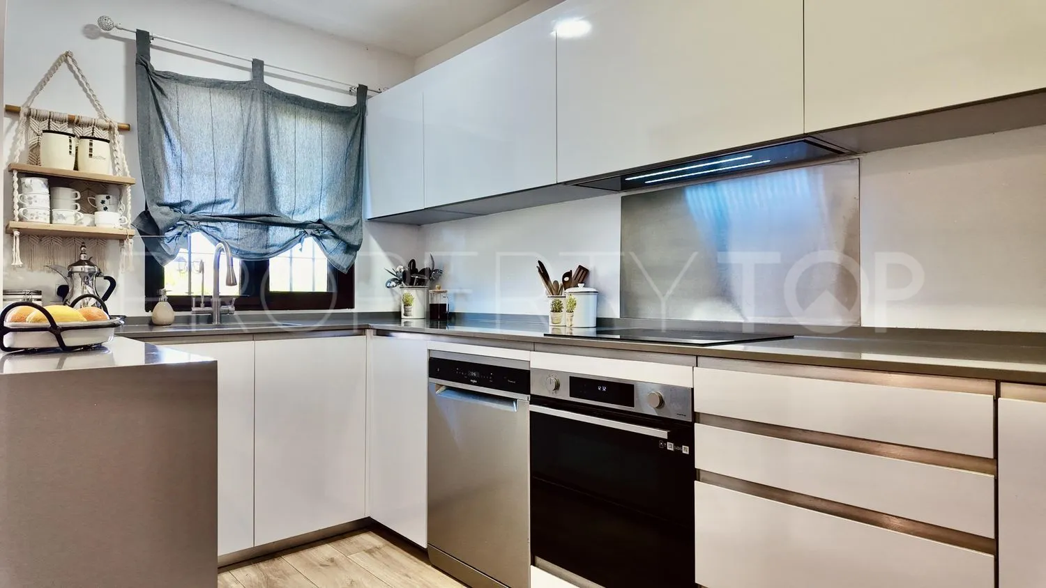 For sale town house in Hacienda Elviria