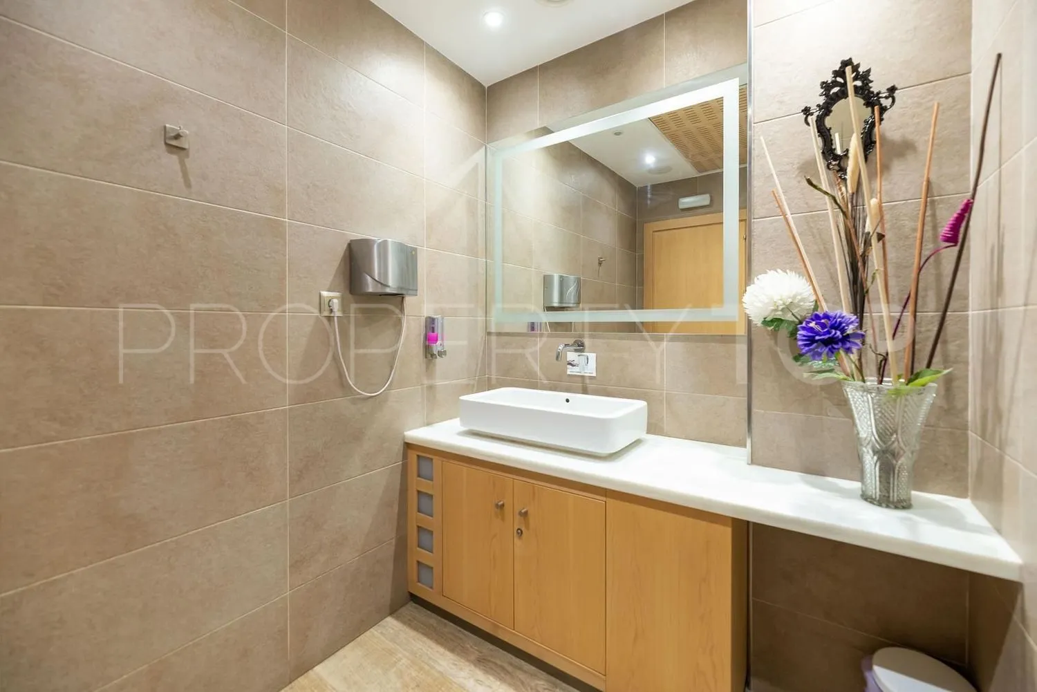 Building in Las Lagunas for sale