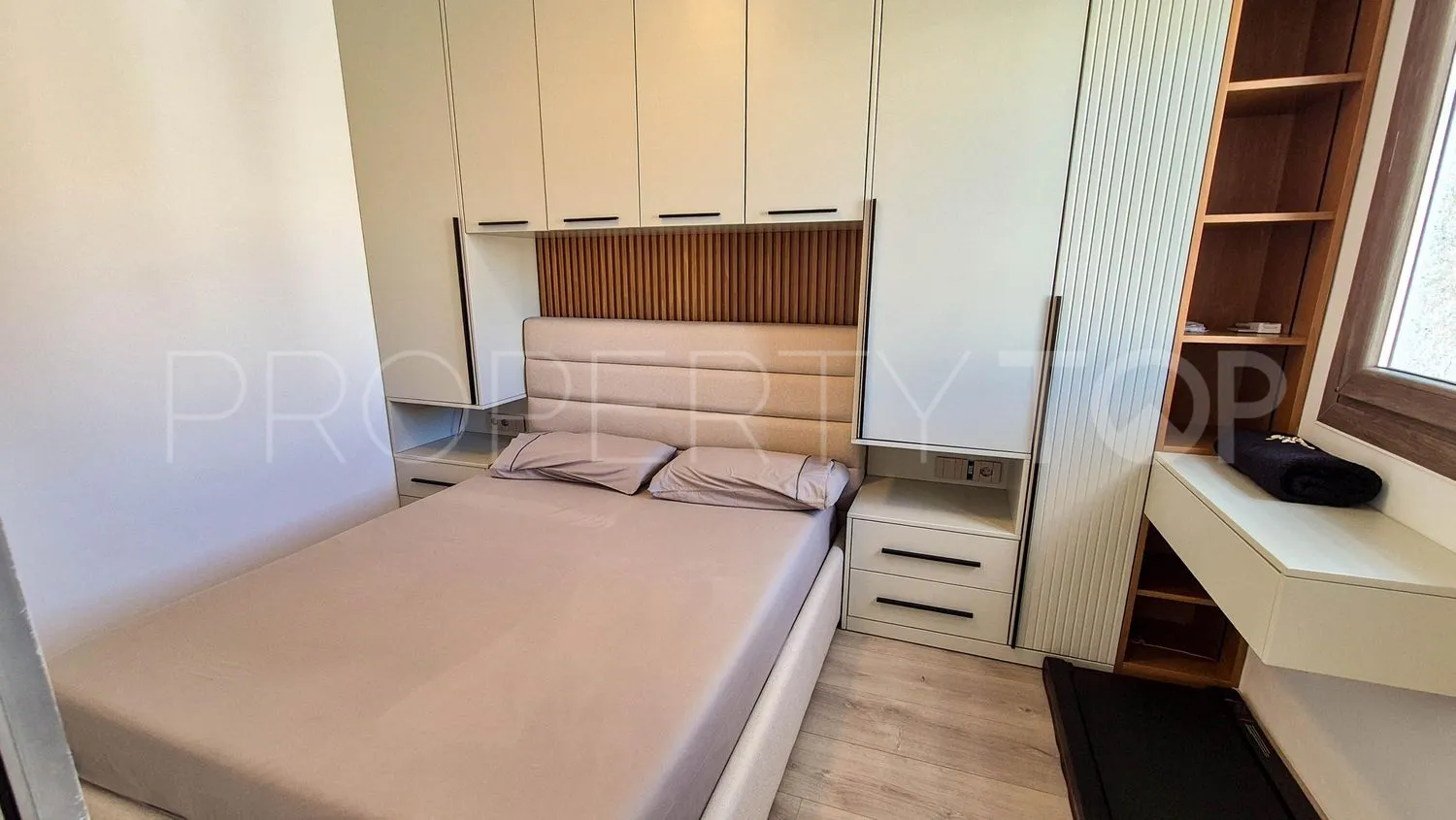 Piso a la venta con 3 dormitorios en Riviera del Sol