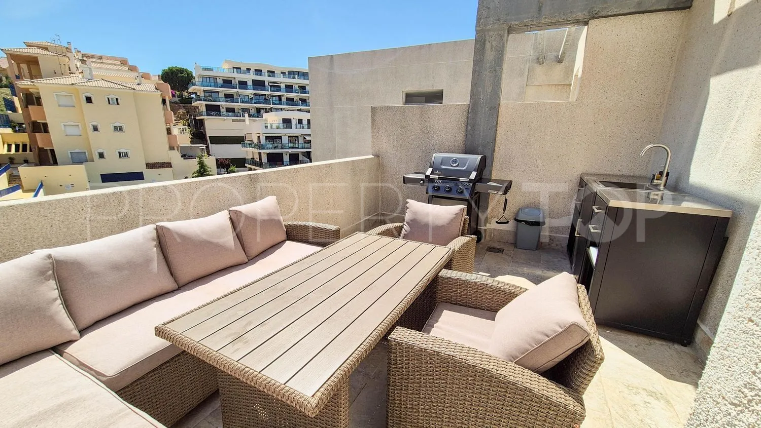 Piso a la venta con 3 dormitorios en Riviera del Sol