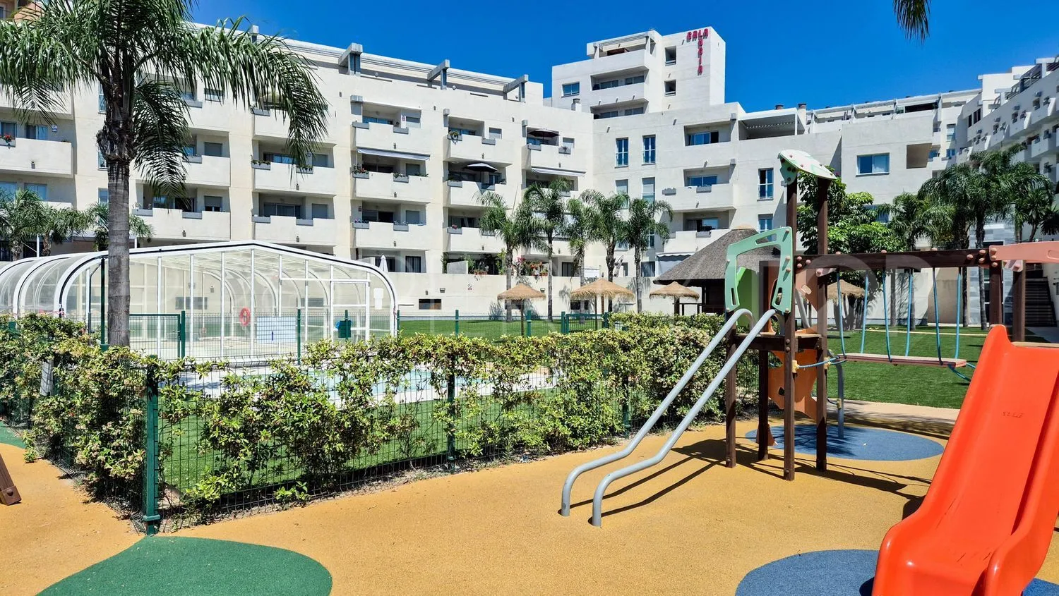 Piso a la venta con 3 dormitorios en Riviera del Sol