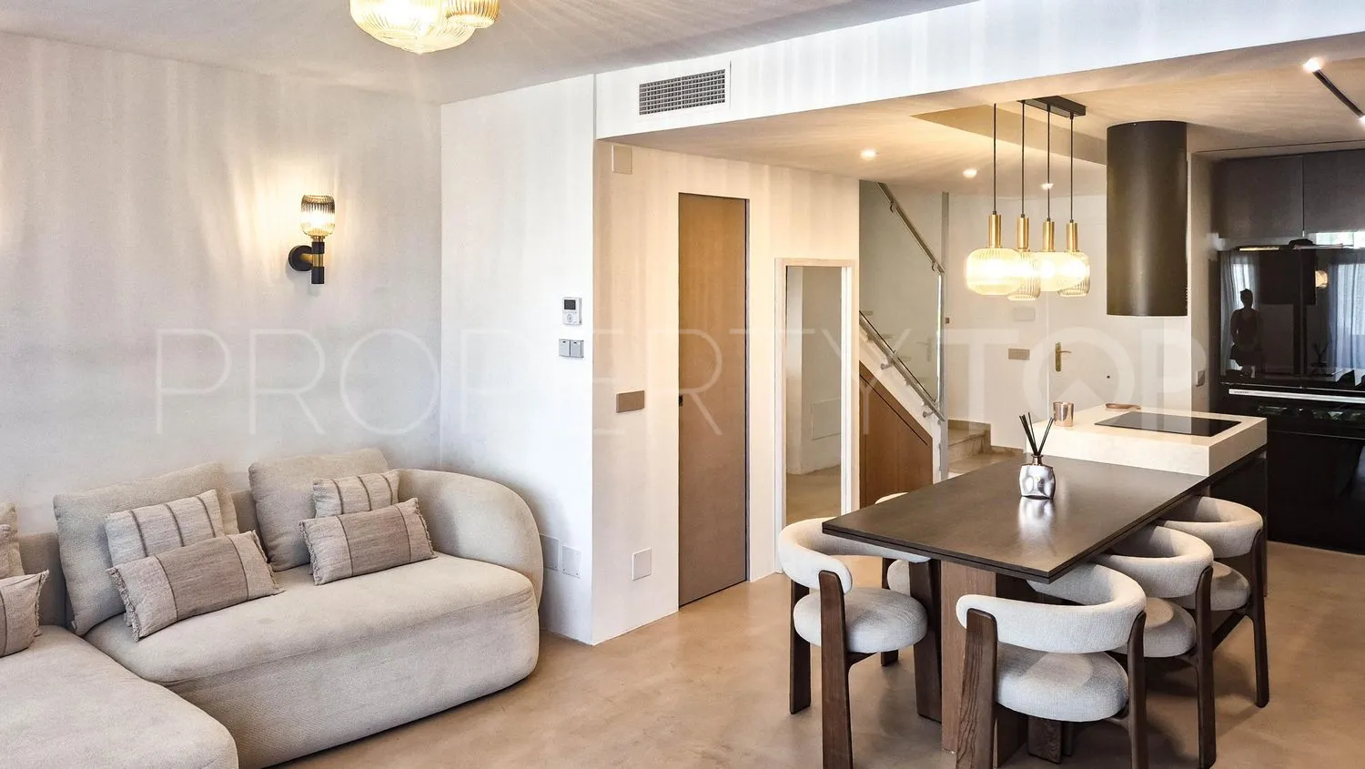 Piso a la venta con 3 dormitorios en Riviera del Sol