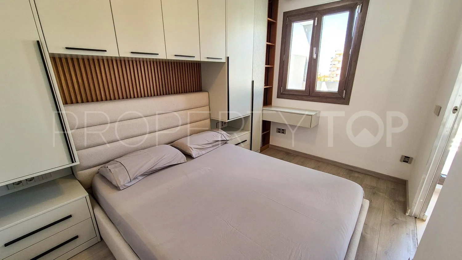 Piso a la venta con 3 dormitorios en Riviera del Sol