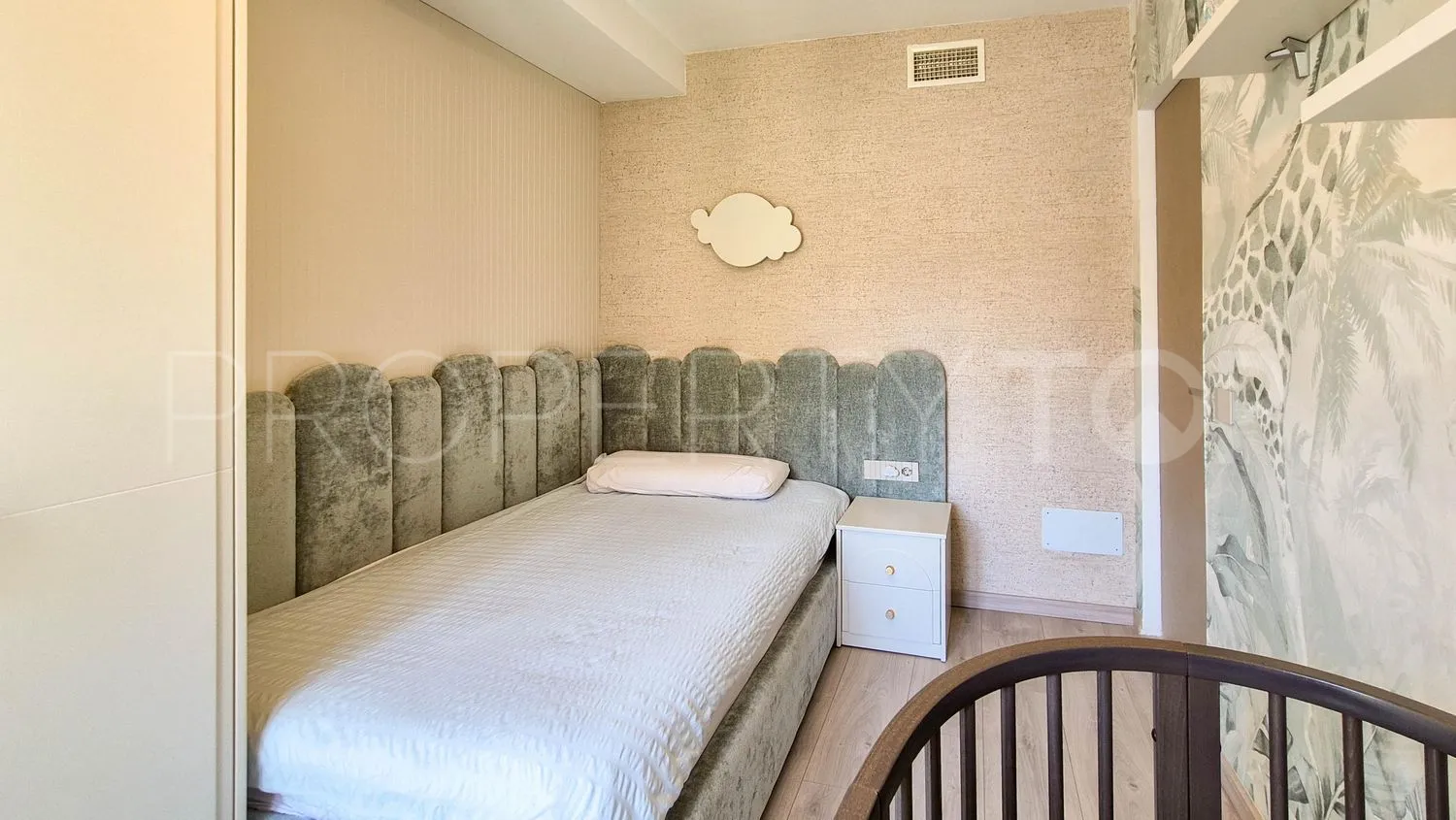 Piso a la venta con 3 dormitorios en Riviera del Sol