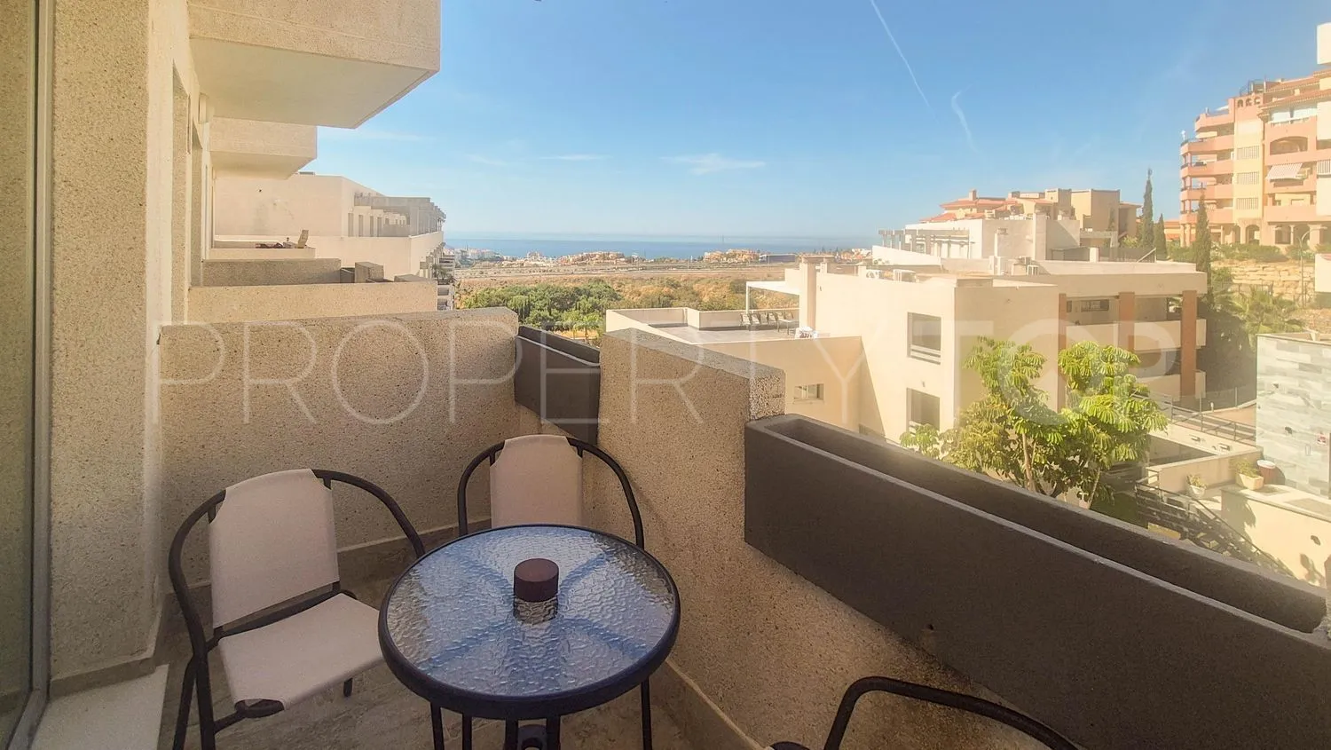 Piso a la venta con 3 dormitorios en Riviera del Sol