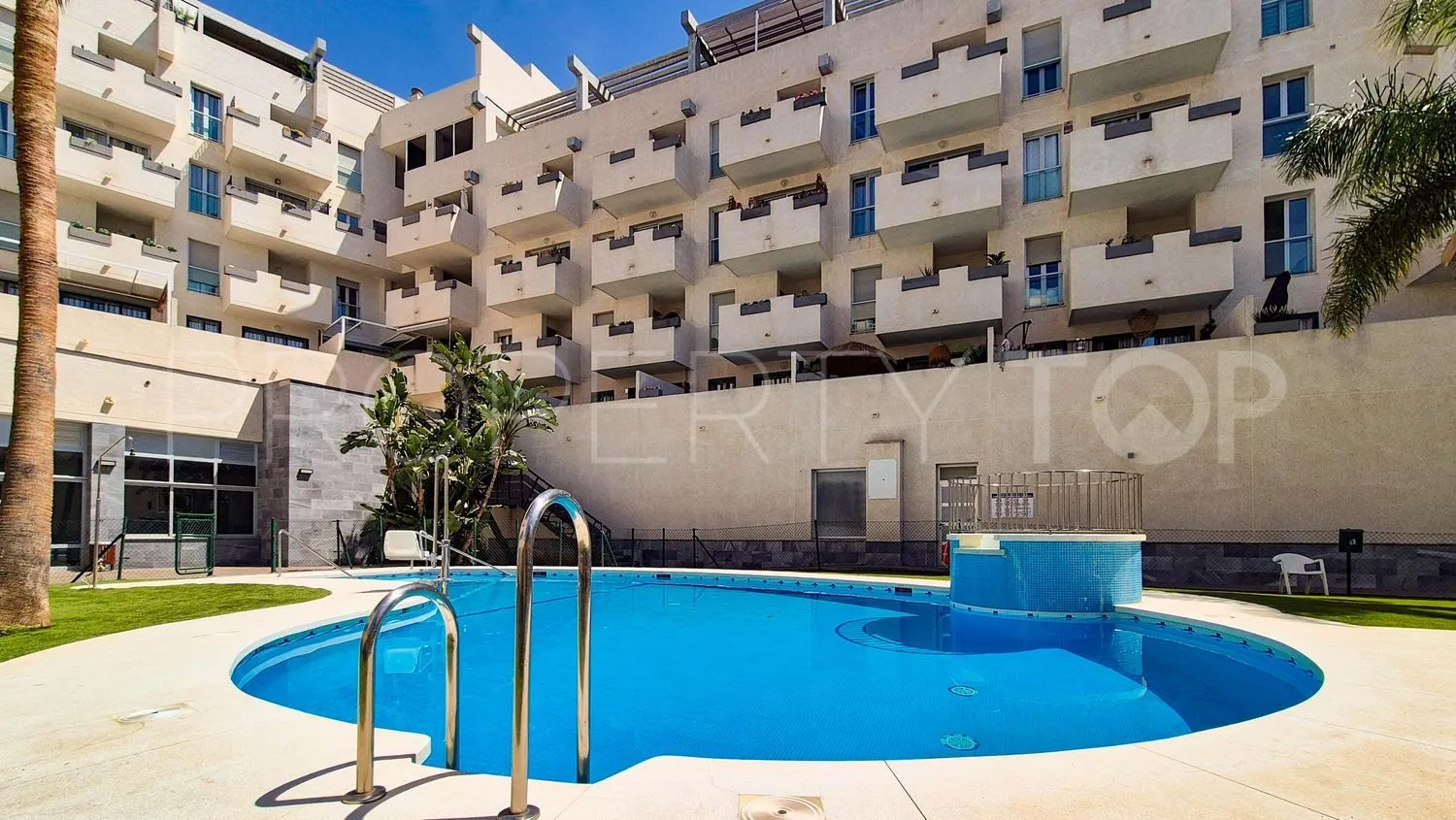 Piso a la venta con 3 dormitorios en Riviera del Sol