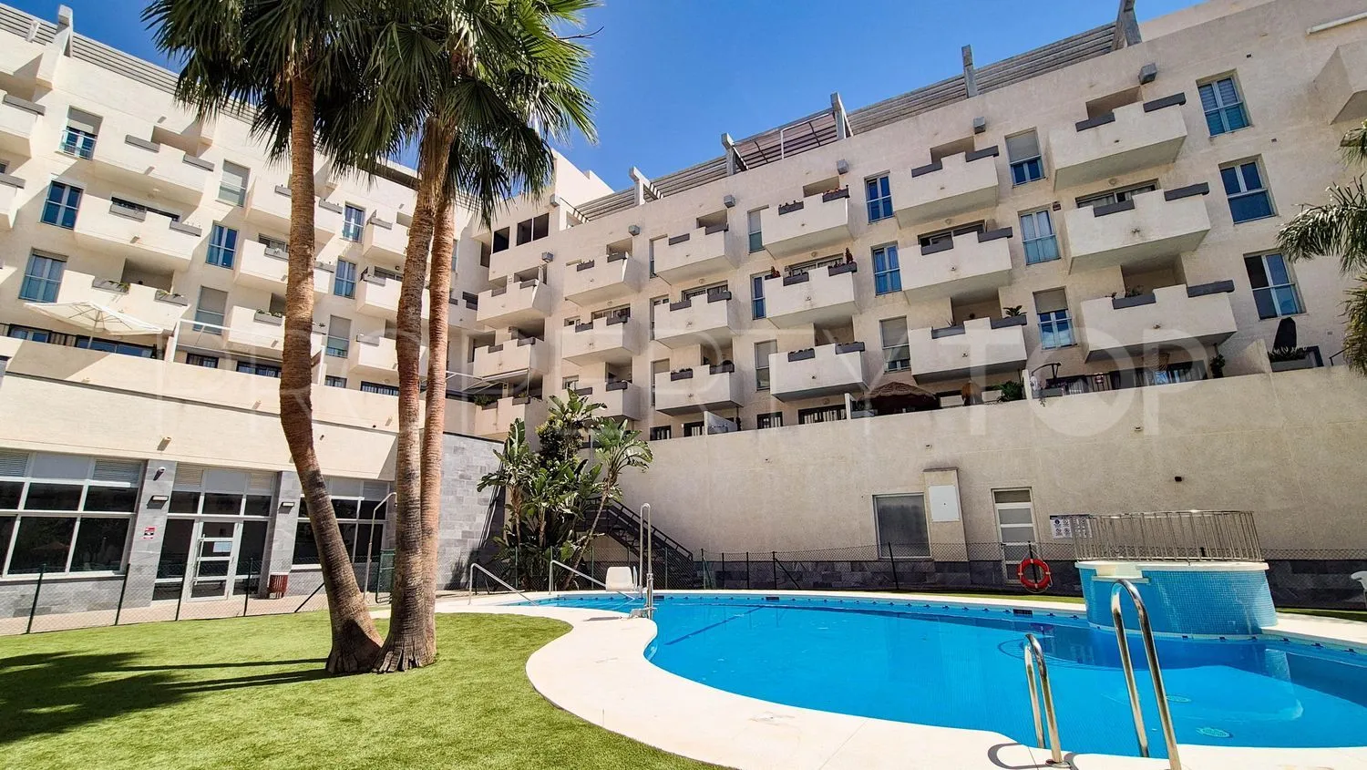 Piso a la venta con 3 dormitorios en Riviera del Sol
