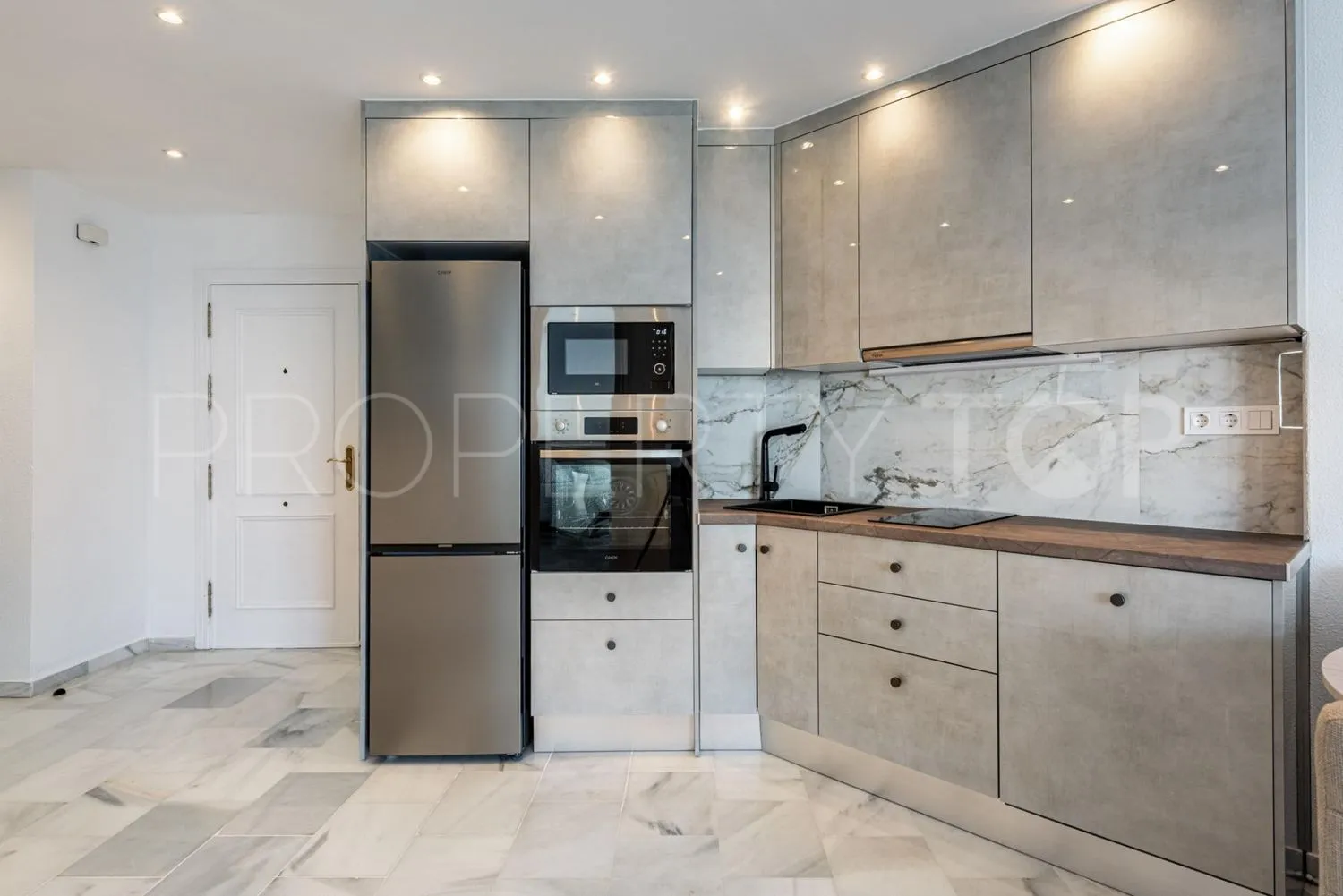 Piso en venta en Sitio de Calahonda de 2 dormitorios