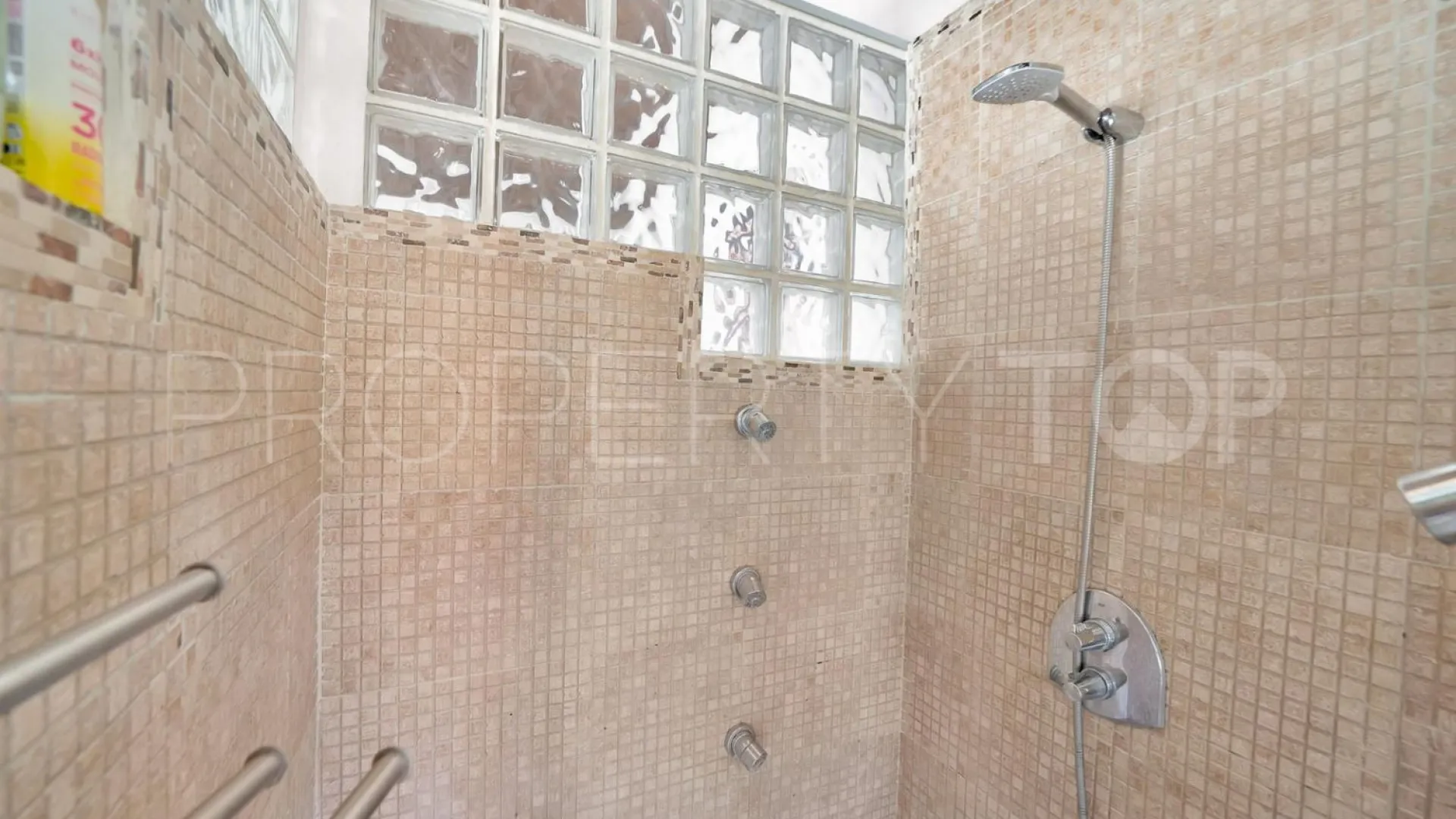 Edificio en venta en Ojen