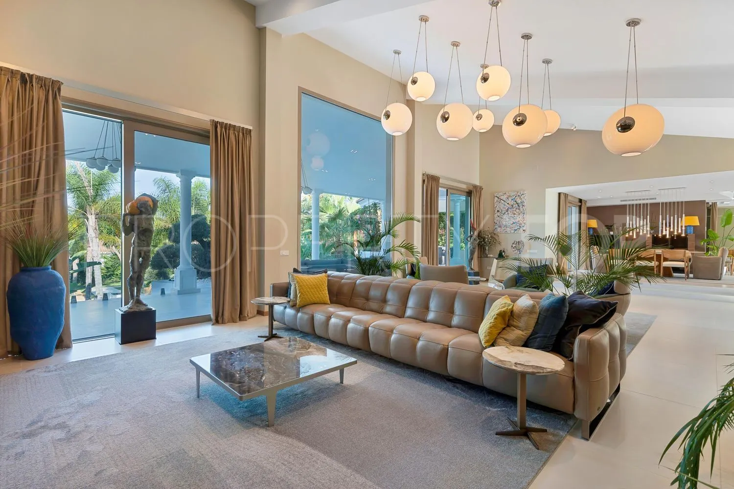 Casa con 6 dormitorios en venta en Guadalmina Baja