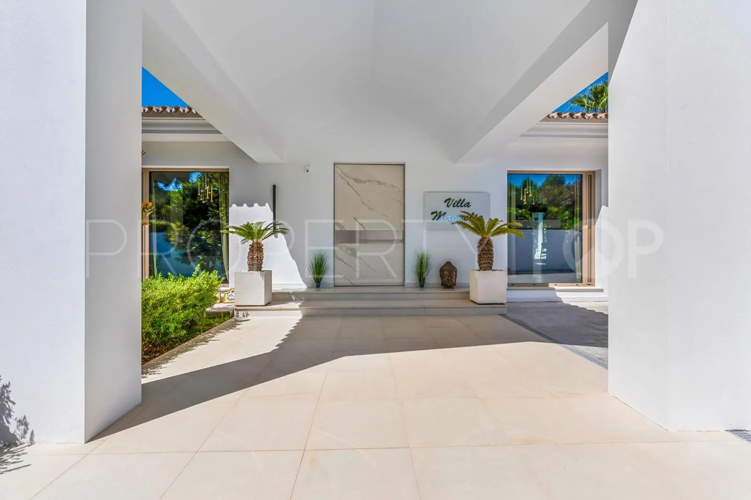 For sale 6 bedrooms house in Guadalmina Baja