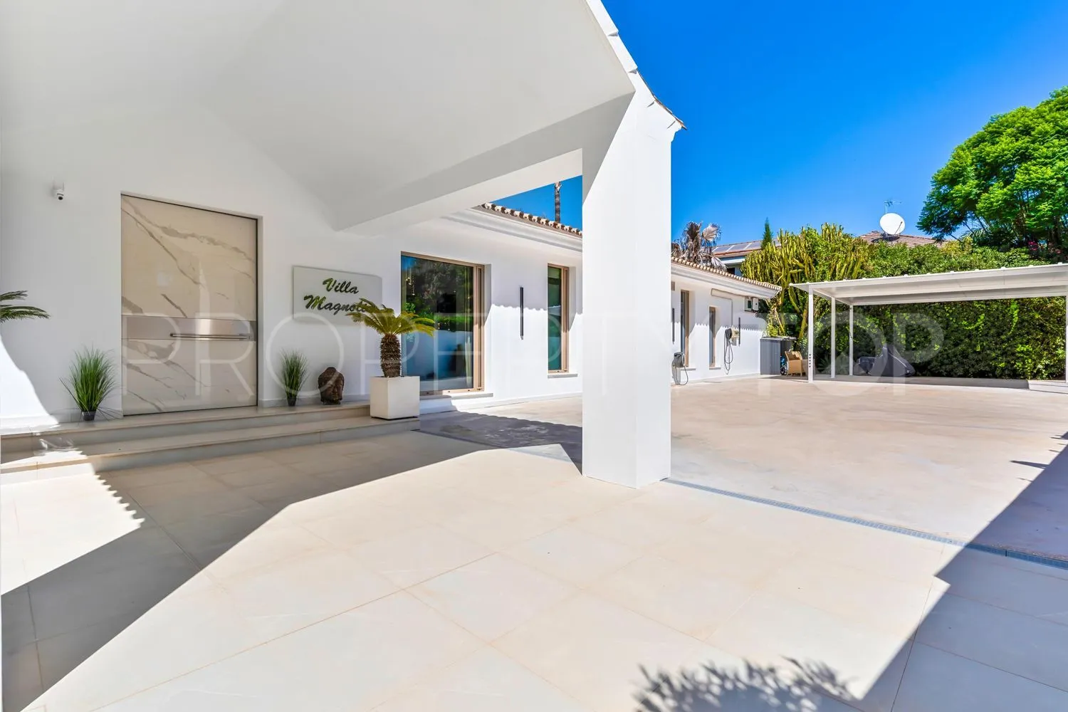 For sale 6 bedrooms house in Guadalmina Baja
