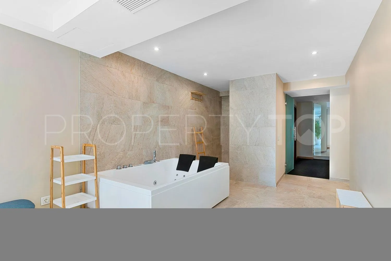 Casa con 6 dormitorios en venta en Guadalmina Baja