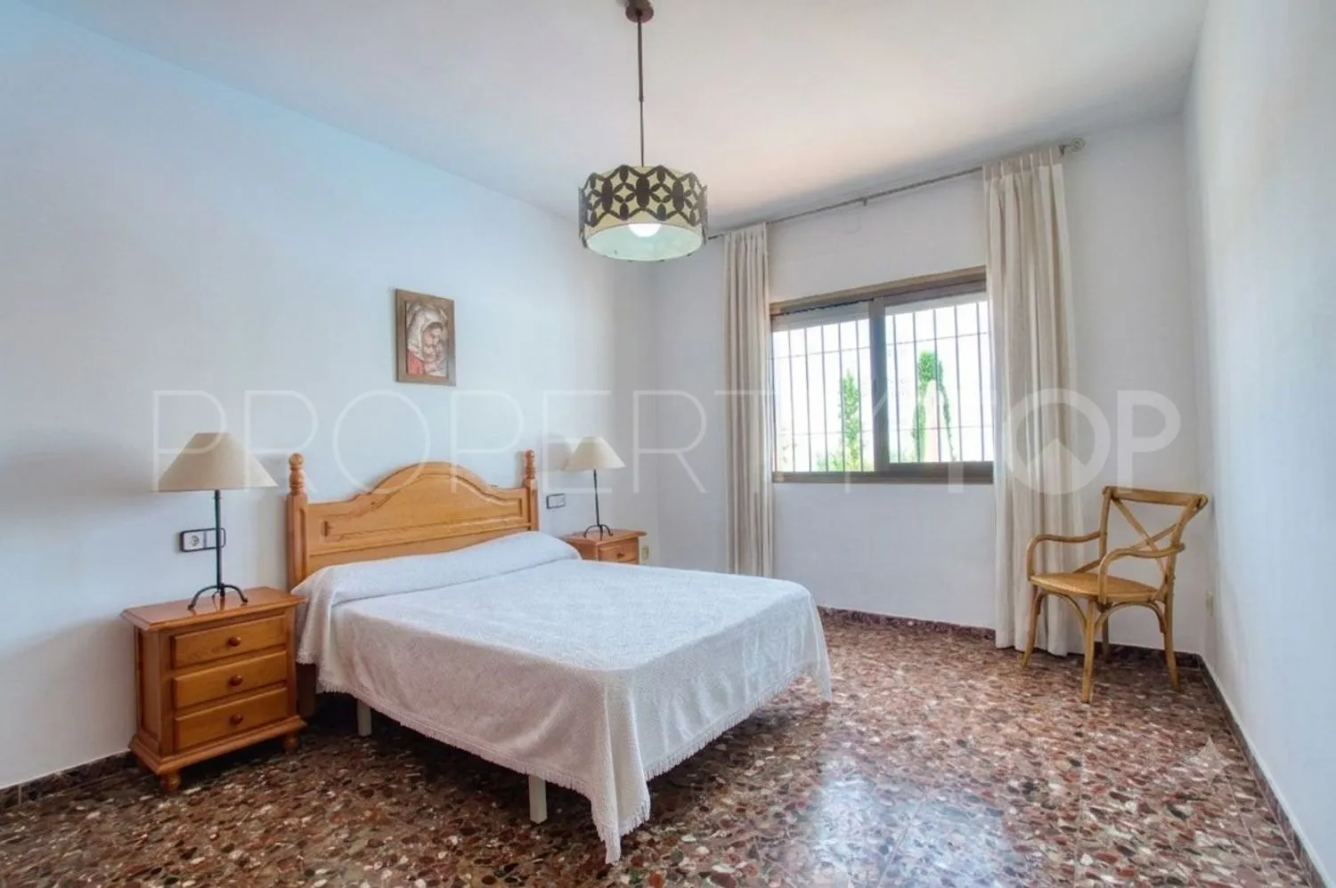 Casa de campo de 4 dormitorios a la venta en Periana