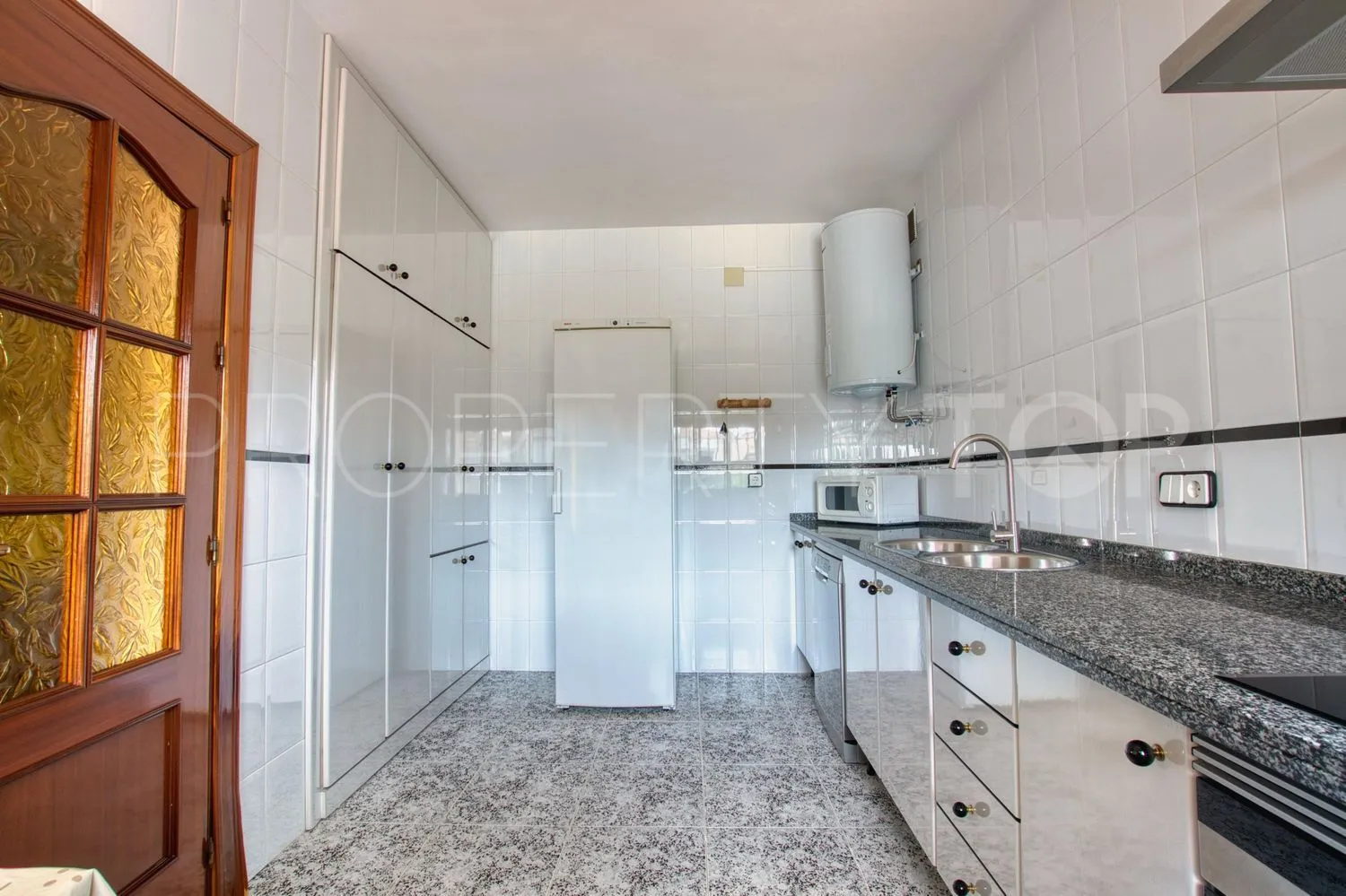 Casa de campo de 4 dormitorios a la venta en Periana