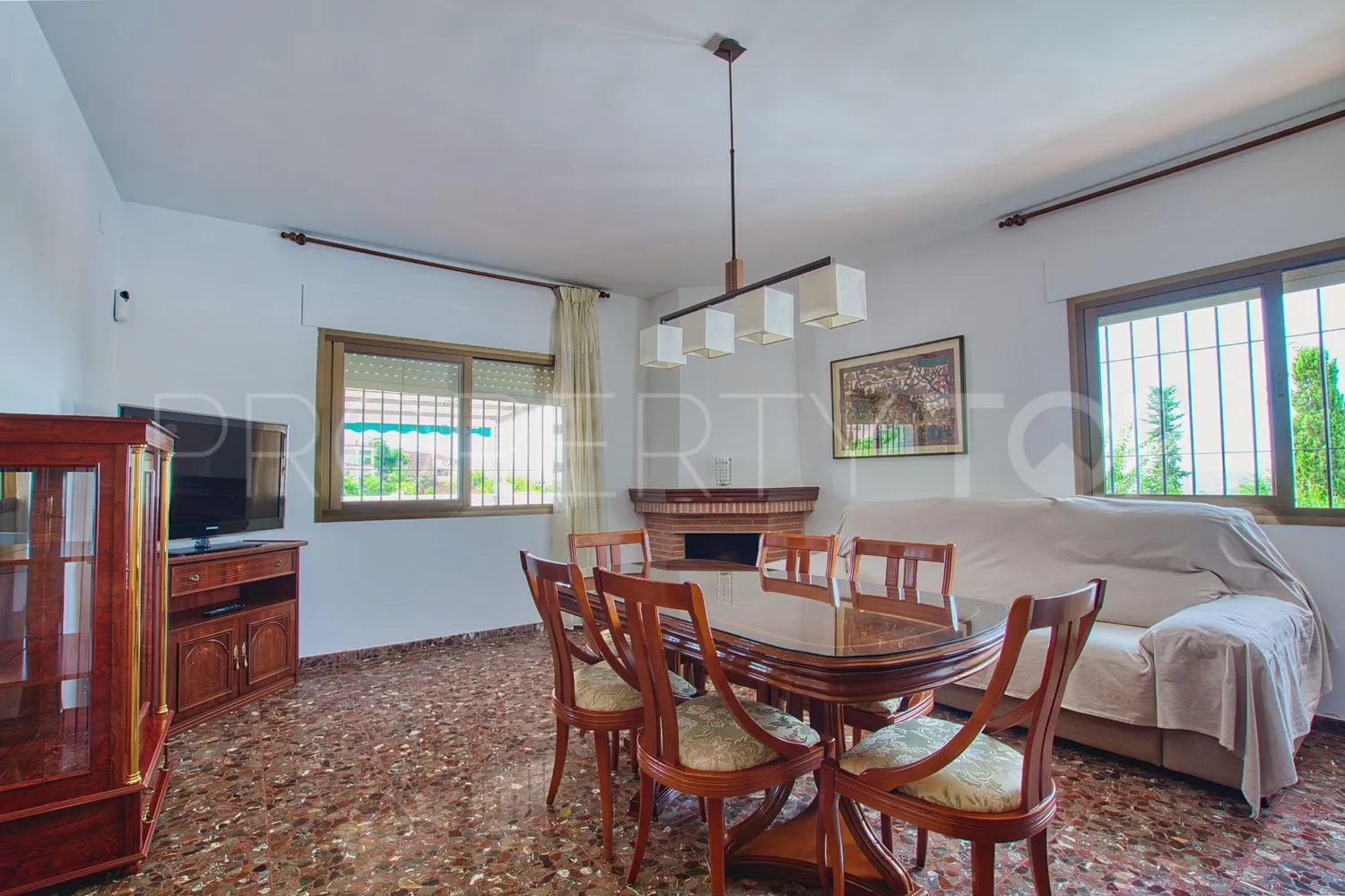 Casa de campo de 4 dormitorios a la venta en Periana