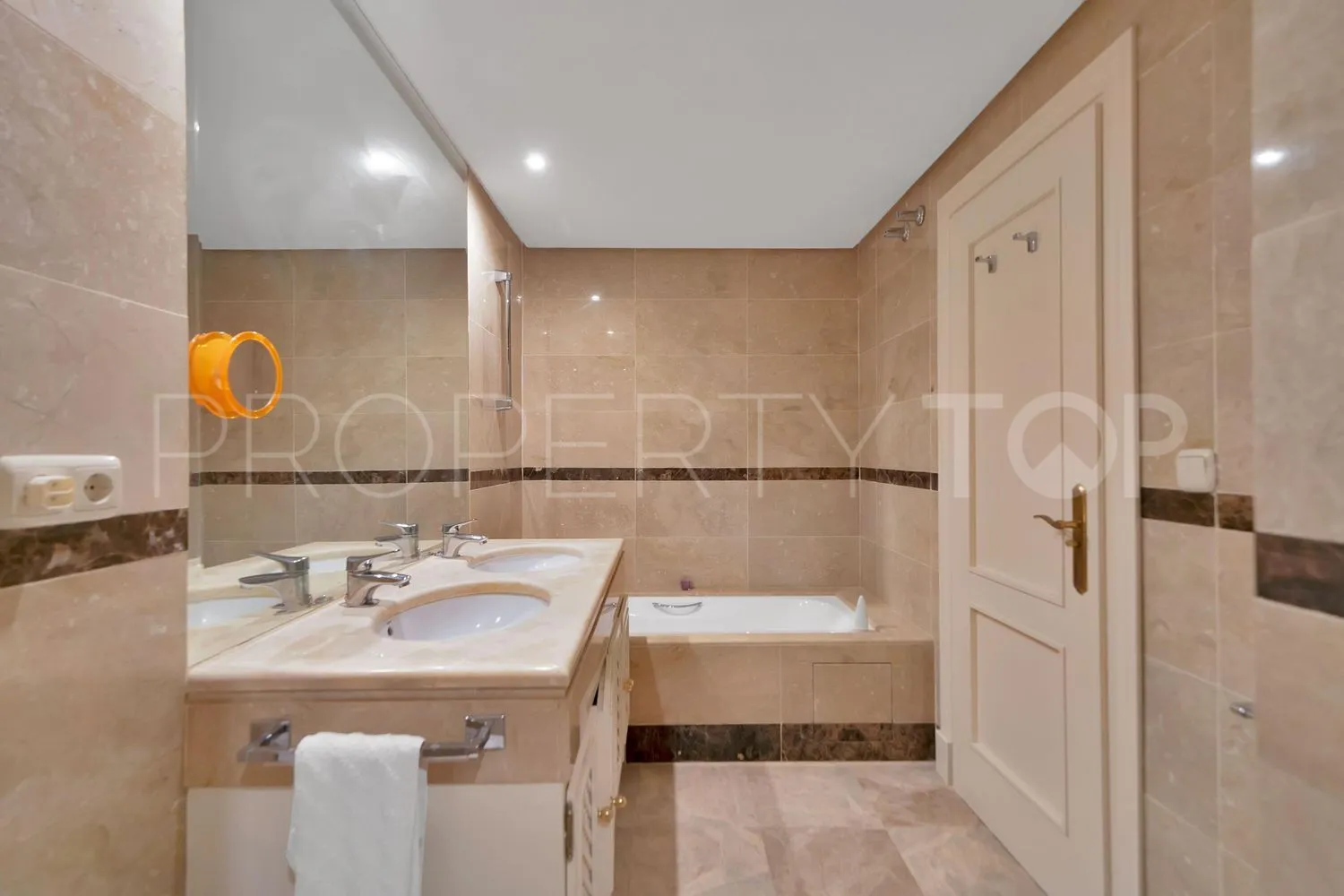 Se vende piso de 3 dormitorios en La Cerquilla