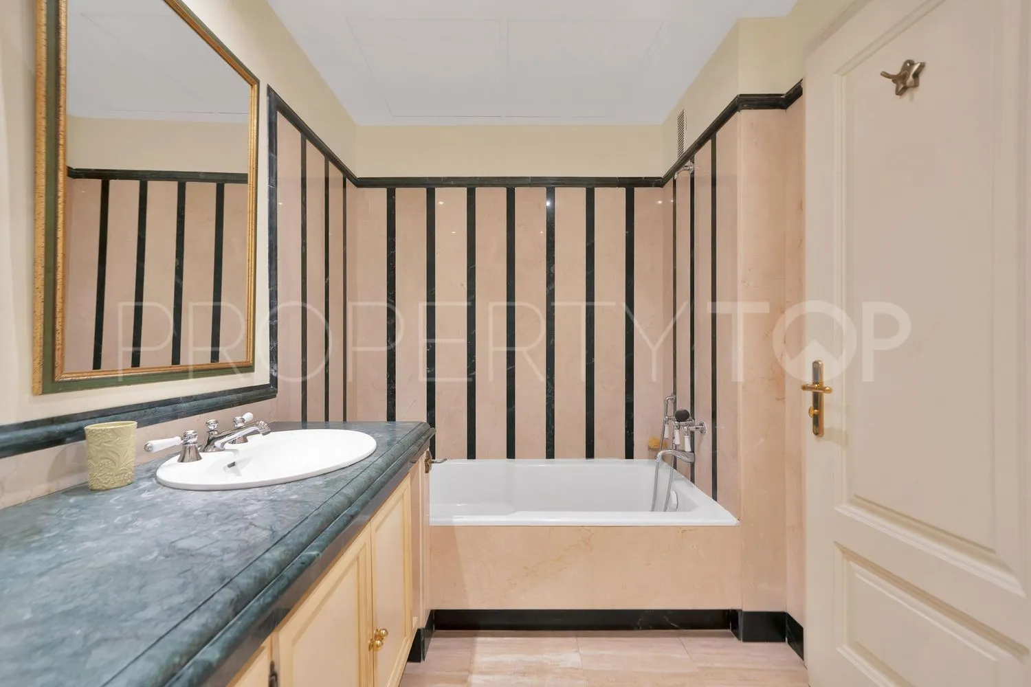 Flat for sale in Nagüeles