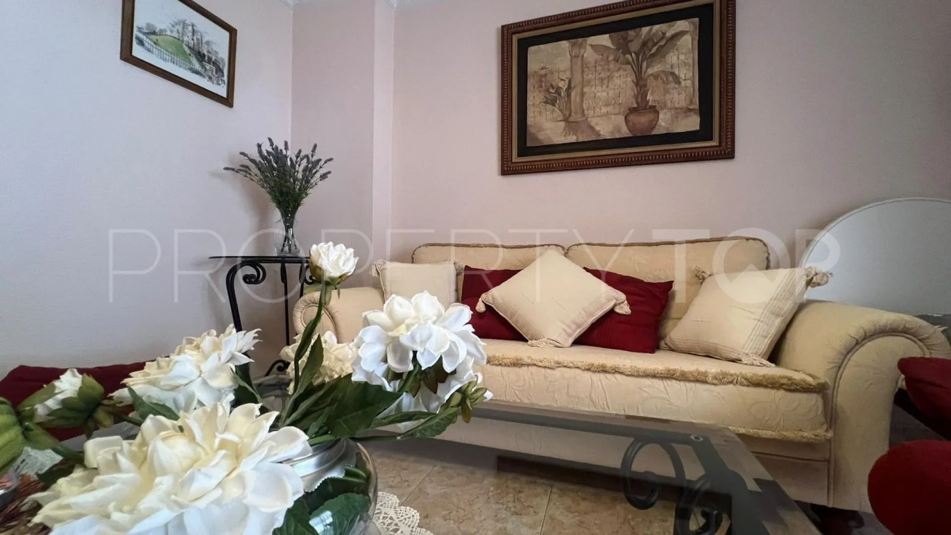 3 bedrooms Las Lagunas flat for sale