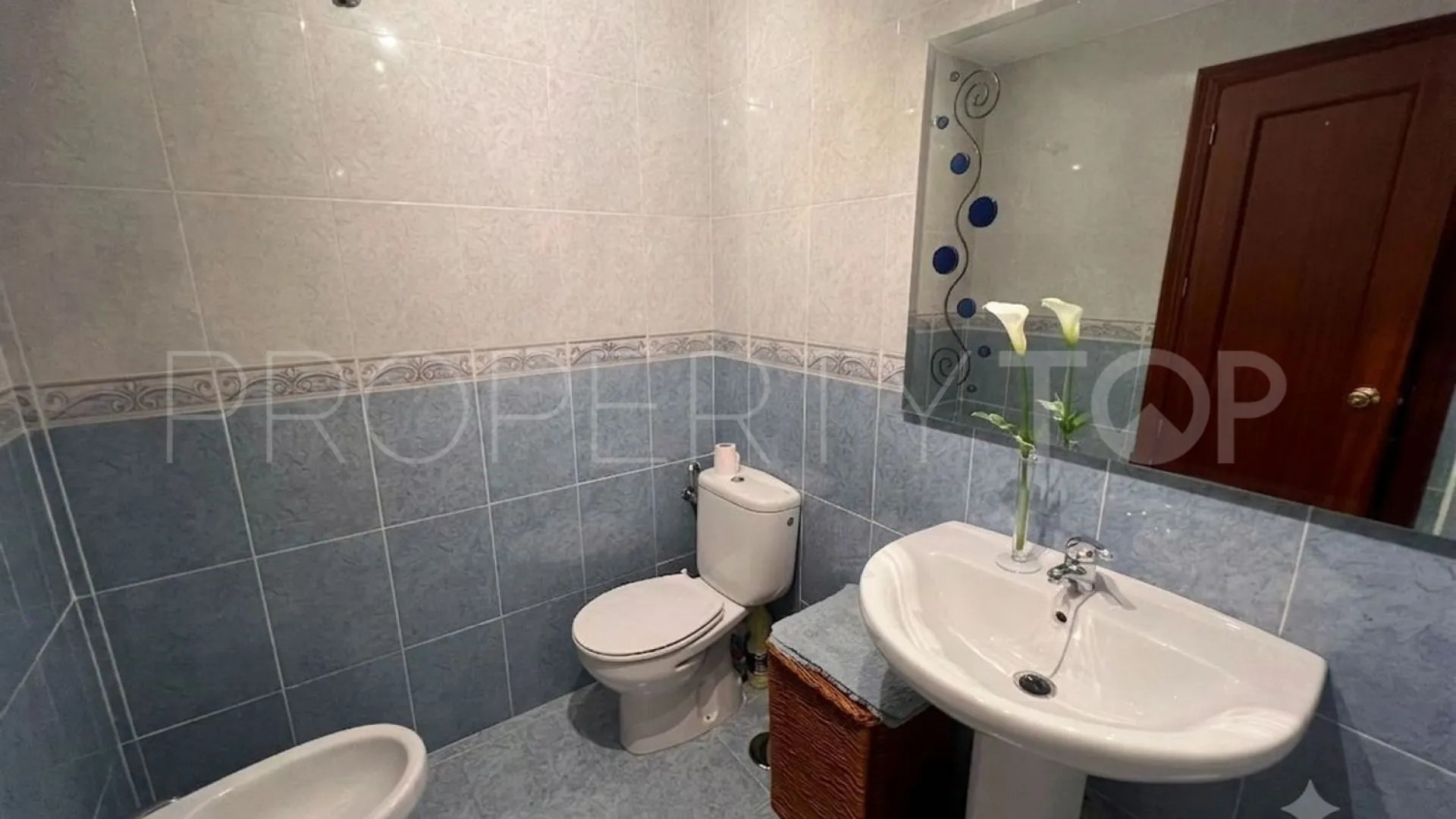 3 bedrooms Las Lagunas flat for sale