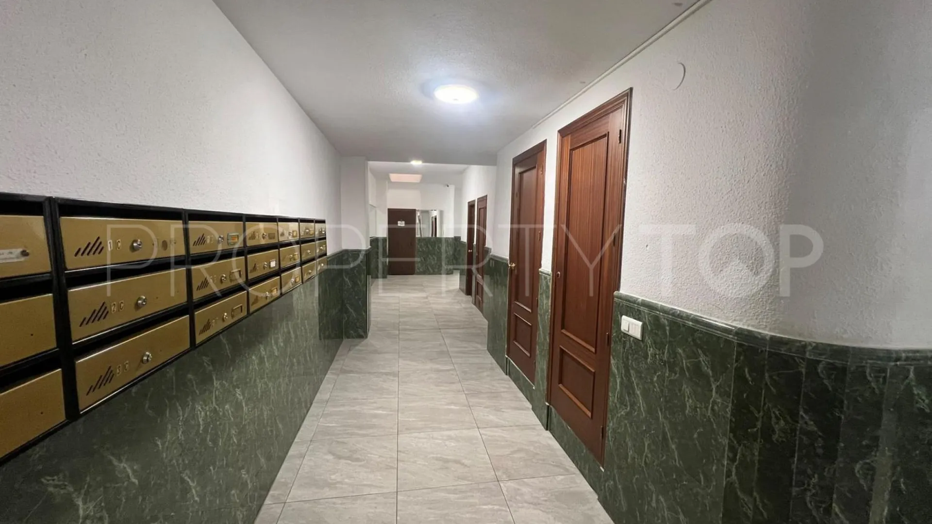 3 bedrooms Las Lagunas flat for sale