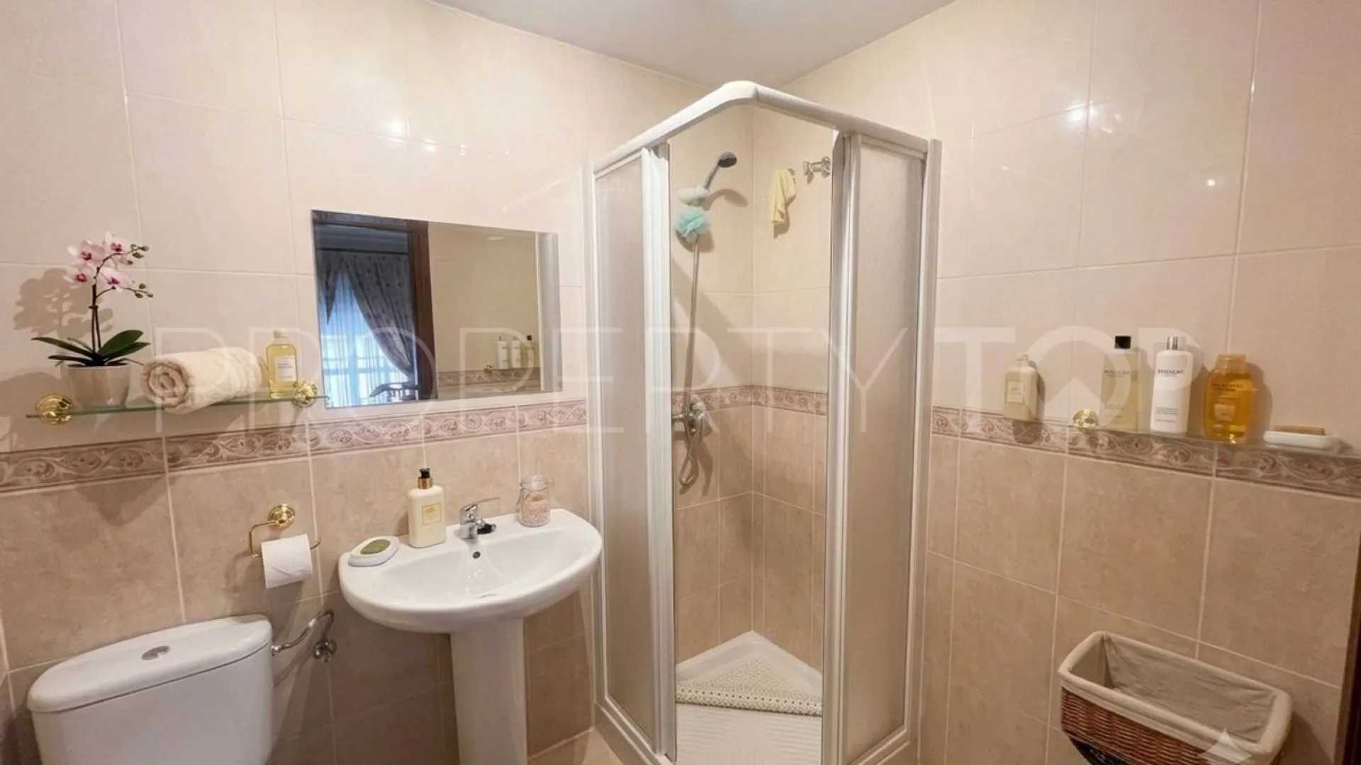 3 bedrooms Las Lagunas flat for sale