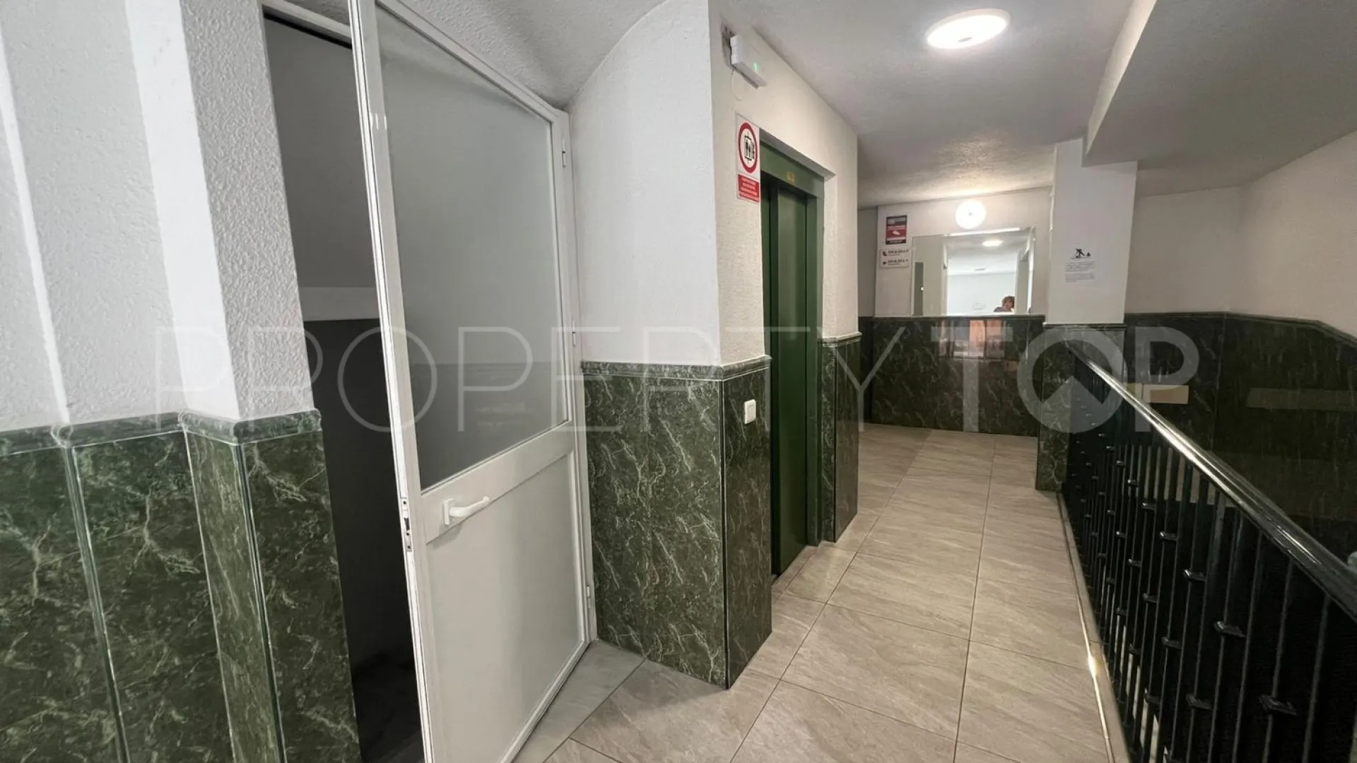 3 bedrooms Las Lagunas flat for sale