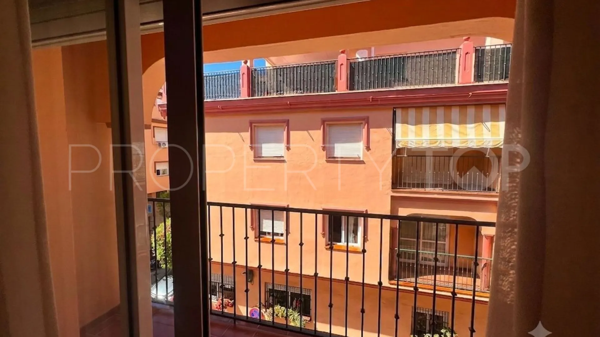 3 bedrooms Las Lagunas flat for sale