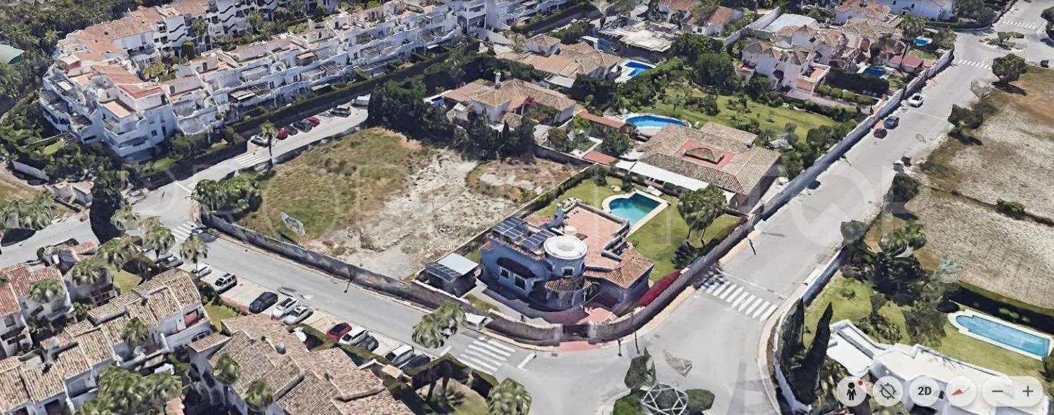 Plot for sale in Bel Air