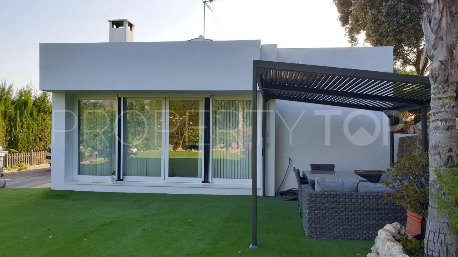 For sale 2 bedrooms country house in Coin