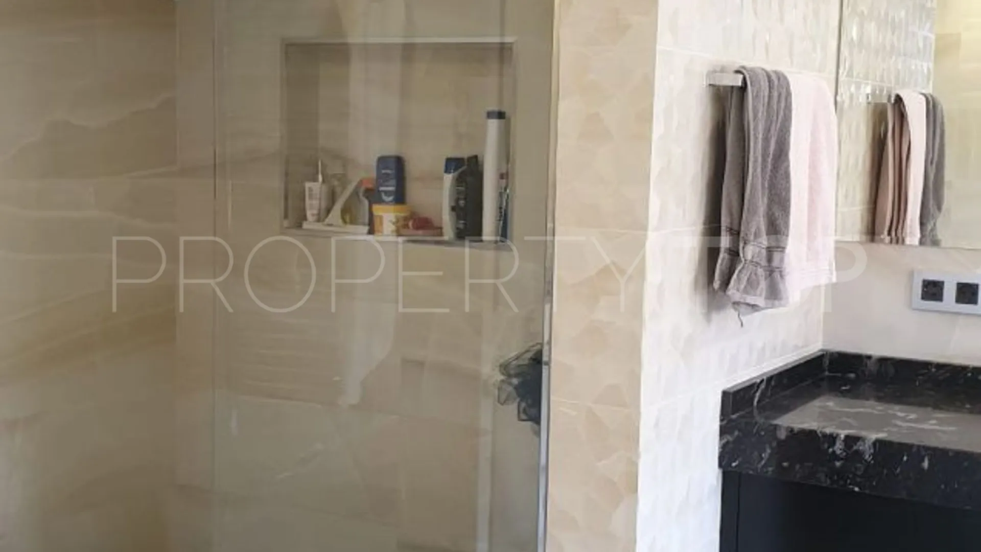 For sale 2 bedrooms country house in Coin