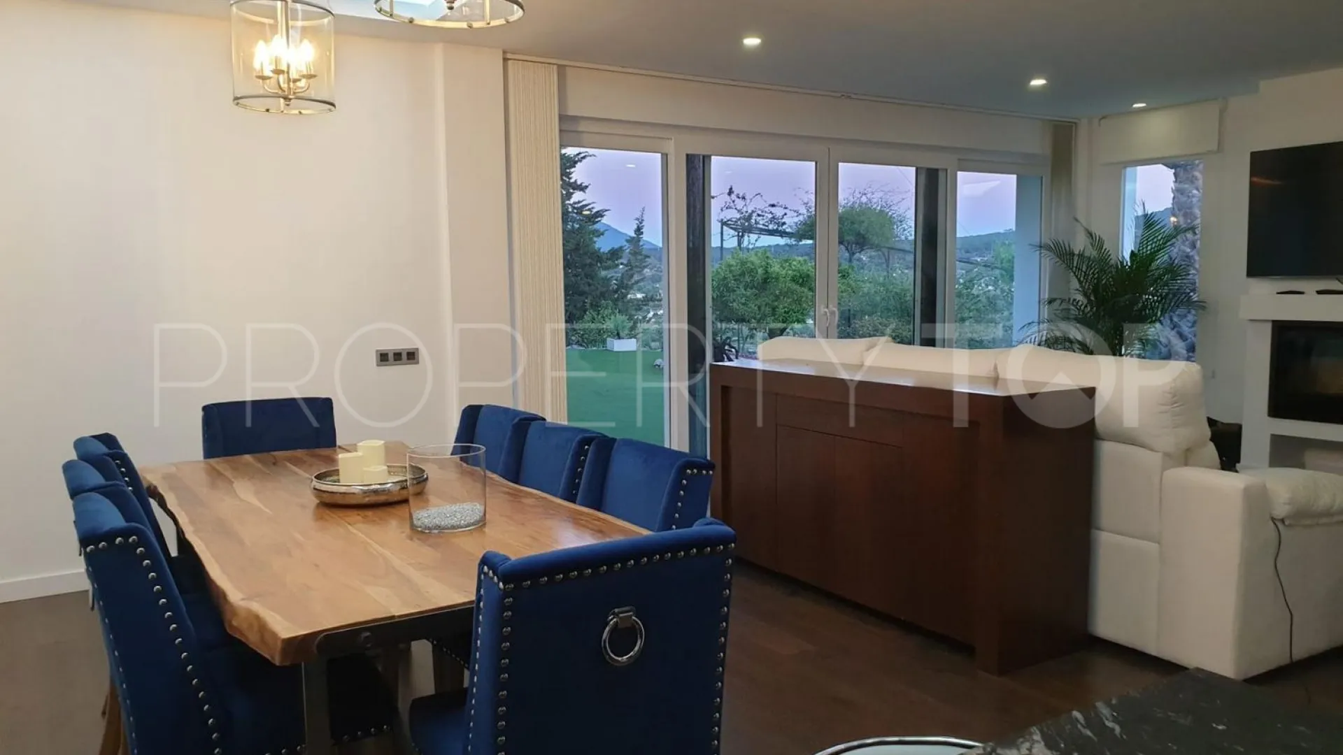 For sale 2 bedrooms country house in Coin